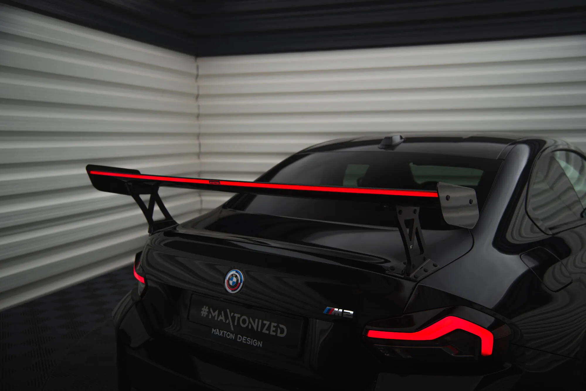 Hekkspoiler med ytre bøyler med LED BMW M2 (G87) 2023-2026 | Carbon Fiber Edition