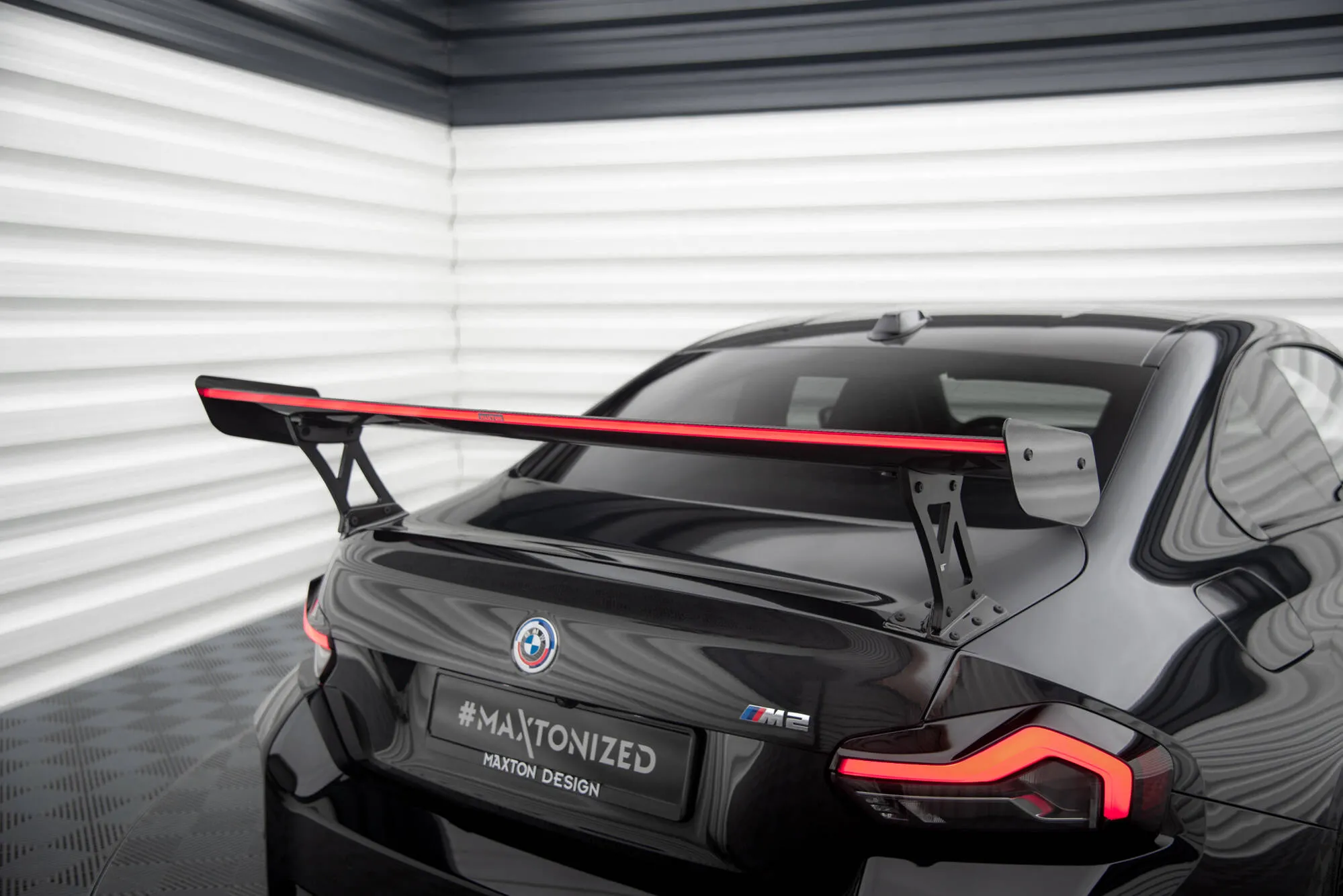 Hekkspoiler med ytre bøyler med LED BMW M2 (G87) 2023-2026 | Carbon Fiber Edition – bilde 11