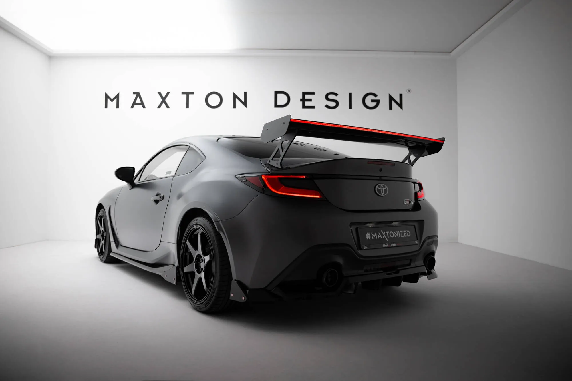 Hekkspoiler med ytre bøyler med LED Toyota GR86 (Mk1) 2021 - 2026 | Carbon Fiber Edition – bilde 3
