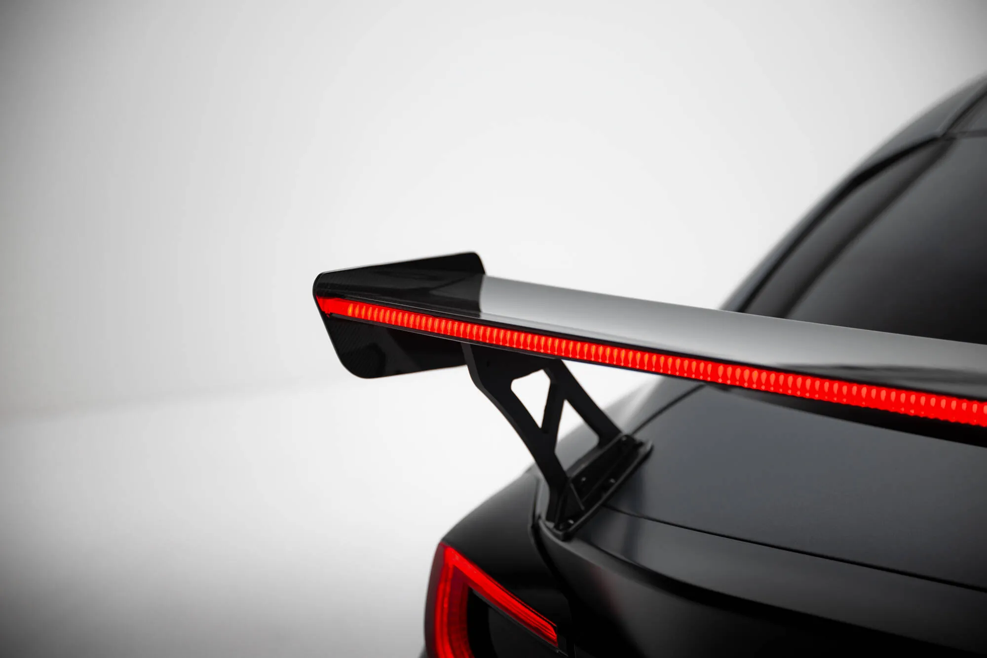 Hekkspoiler med ytre bøyler med LED Toyota GR86 (Mk1) 2021 - 2026 | Carbon Fiber Edition – bilde 5