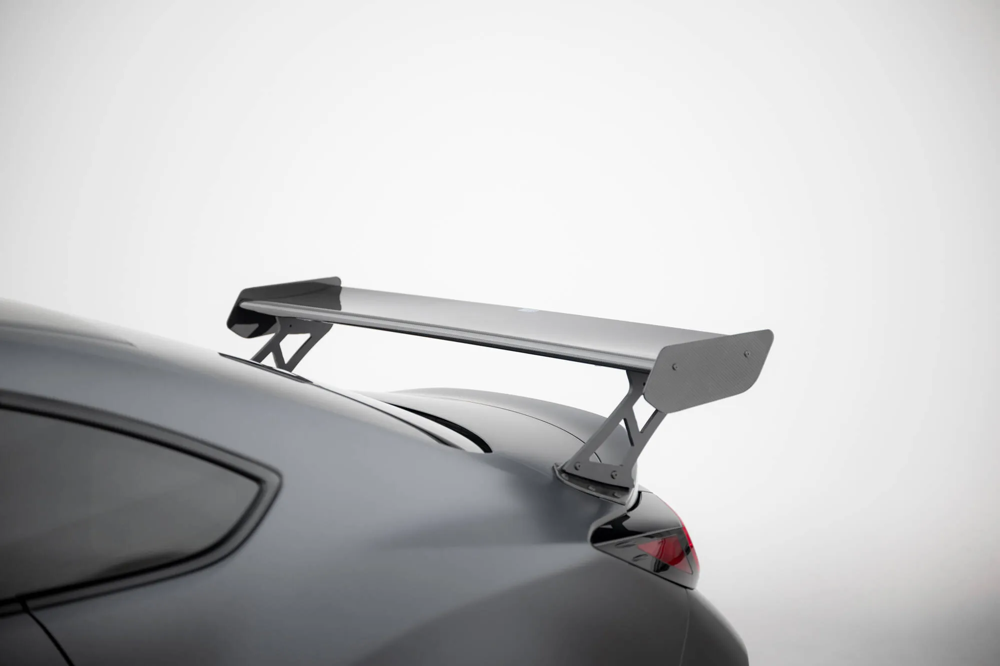 Hekkspoiler med ytre bøyler med LED Toyota GR86 (Mk1) 2021 - 2026 | Carbon Fiber Edition – bilde 6