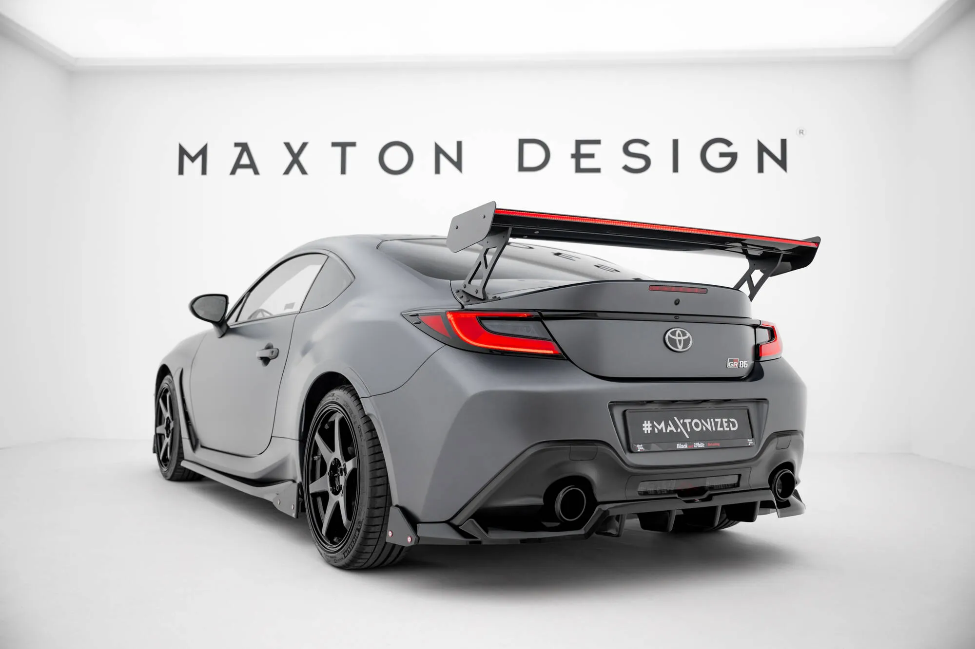 Hekkspoiler med ytre bøyler med LED Toyota GR86 (Mk1) 2021 - 2026 | Carbon Fiber Edition – bilde 9