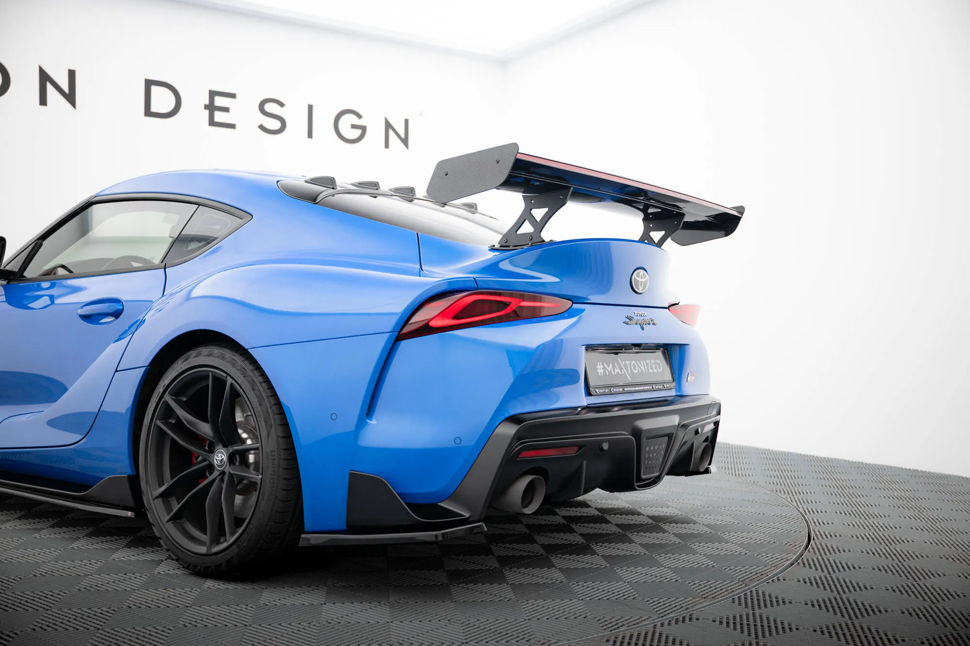 Hekkspoiler med ytre bøyler med LED Toyota Supra V 2019 -> | Carbon Fiber Edition – bilde 12