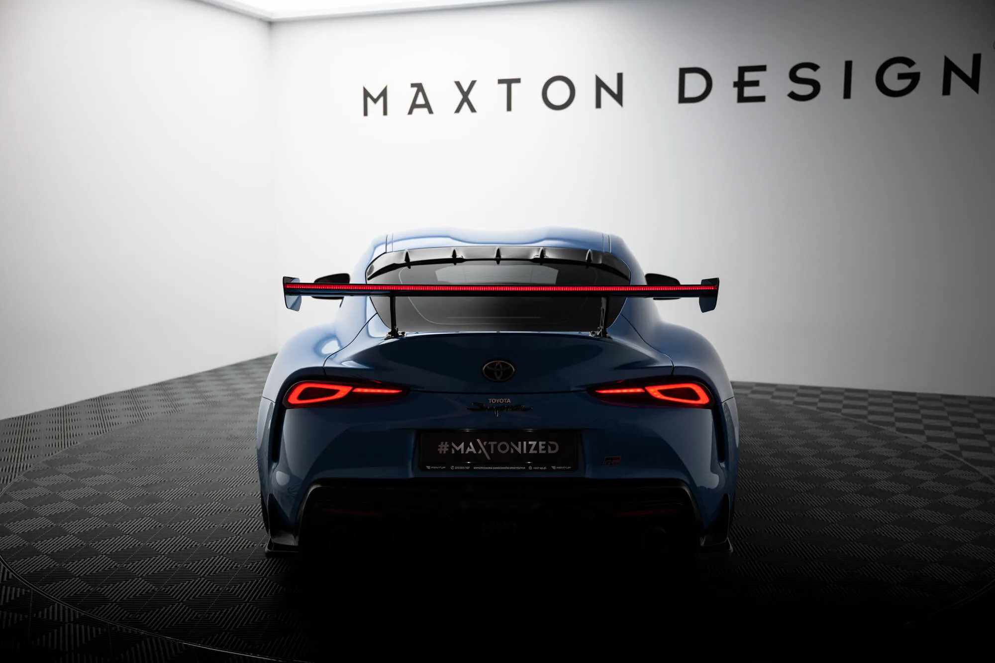 Hekkspoiler med ytre bøyler med LED Toyota Supra V 2019 -> | Carbon Fiber Edition – bilde 3