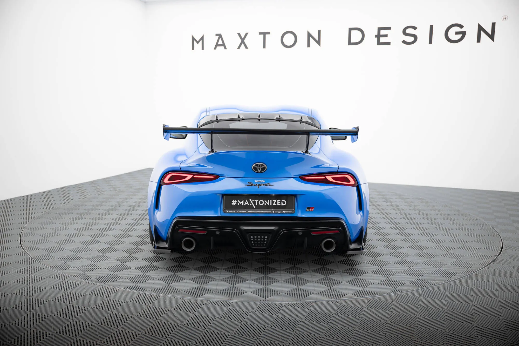 Hekkspoiler med ytre bøyler Toyota Supra (Mk5) 2019-2026 | Carbon Fiber Edition – bilde 2