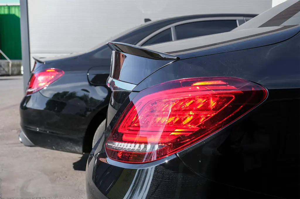 Hekkspoiler Mercedes-Benz C (W205) Sedan 2014–2021 | Sport Design Black – bilde 4