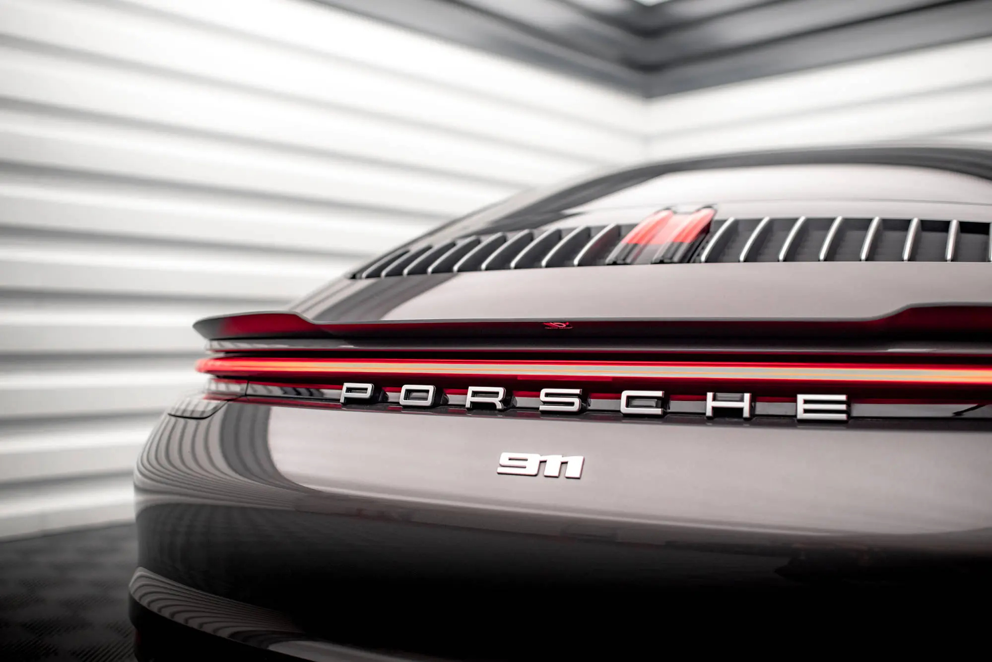 HEKKSPOILER PORSCHE 911 CARRERA 4S (992) 2019-> – bilde 5