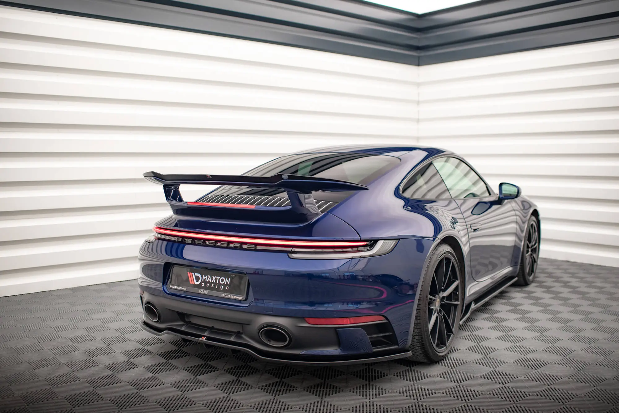 HEKKSPOILER PORSCHE 911 Carrera Aero (992) / Carrera S Aero (992) 2019-> – bilde 4