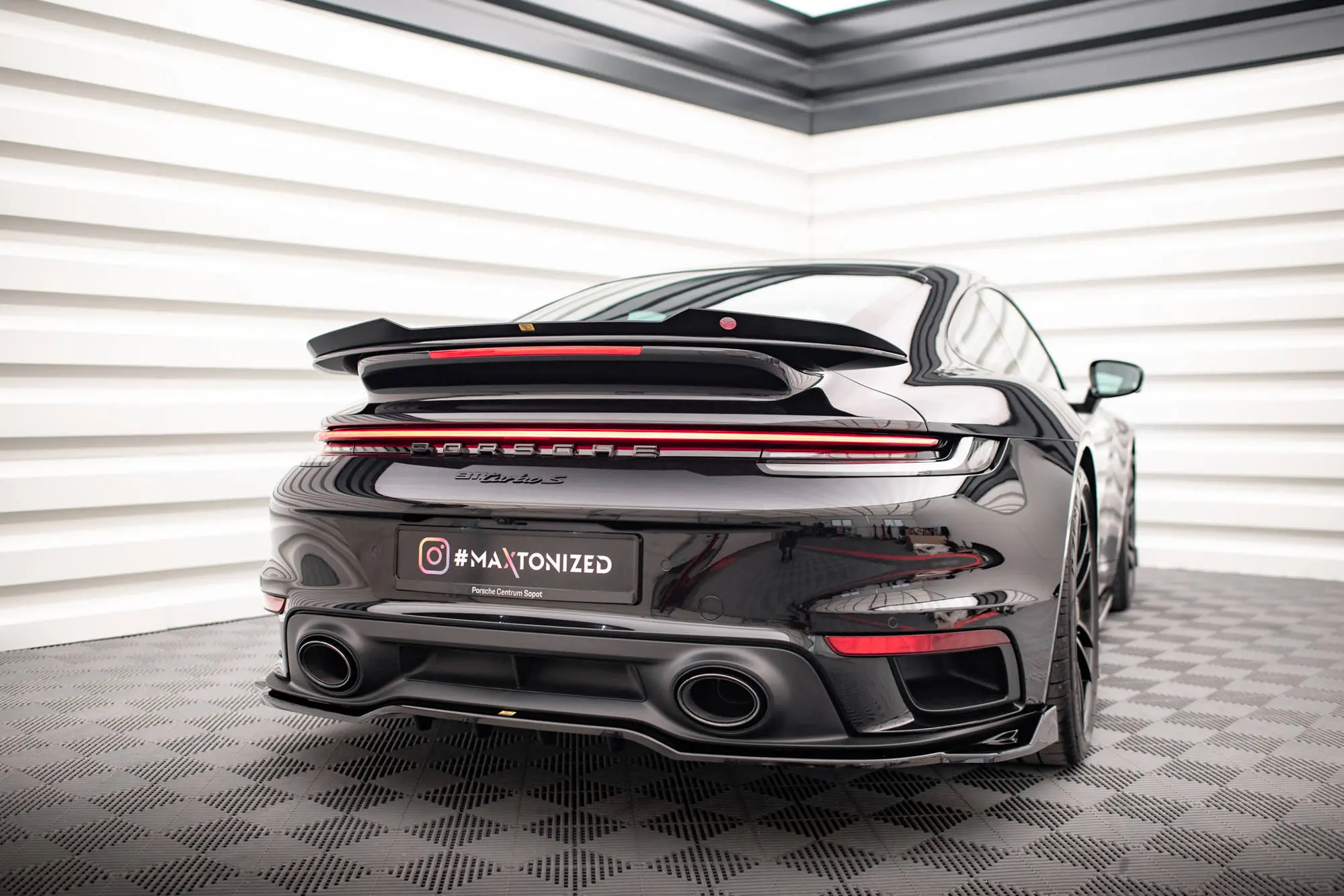 HEKKSPOILER PORSCHE 911 TURBO S (992) 2020-> – bilde 4