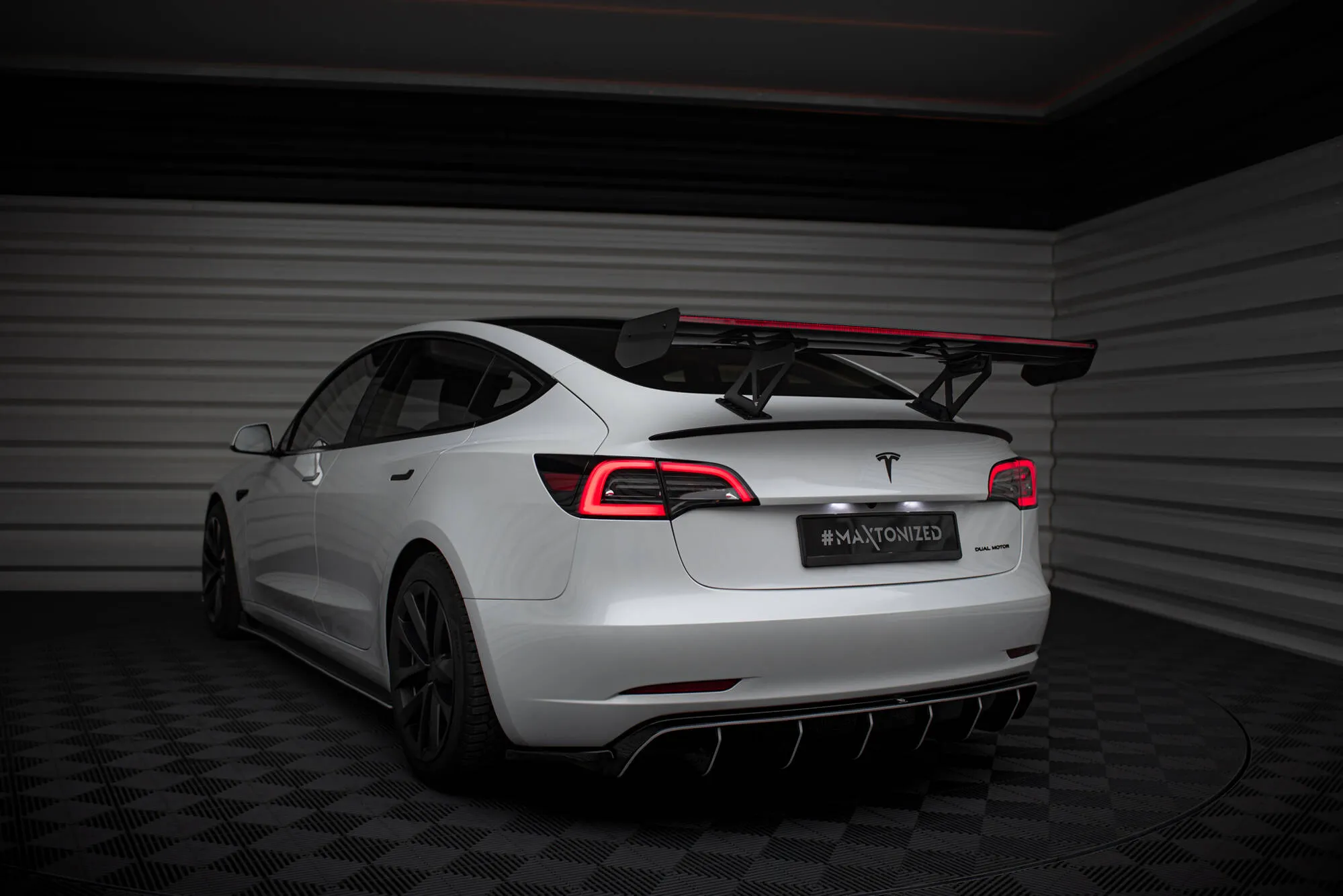 Hekkspoiler Tesla Model 3 2017 -> | Carbon Fiber Edition – bilde 13