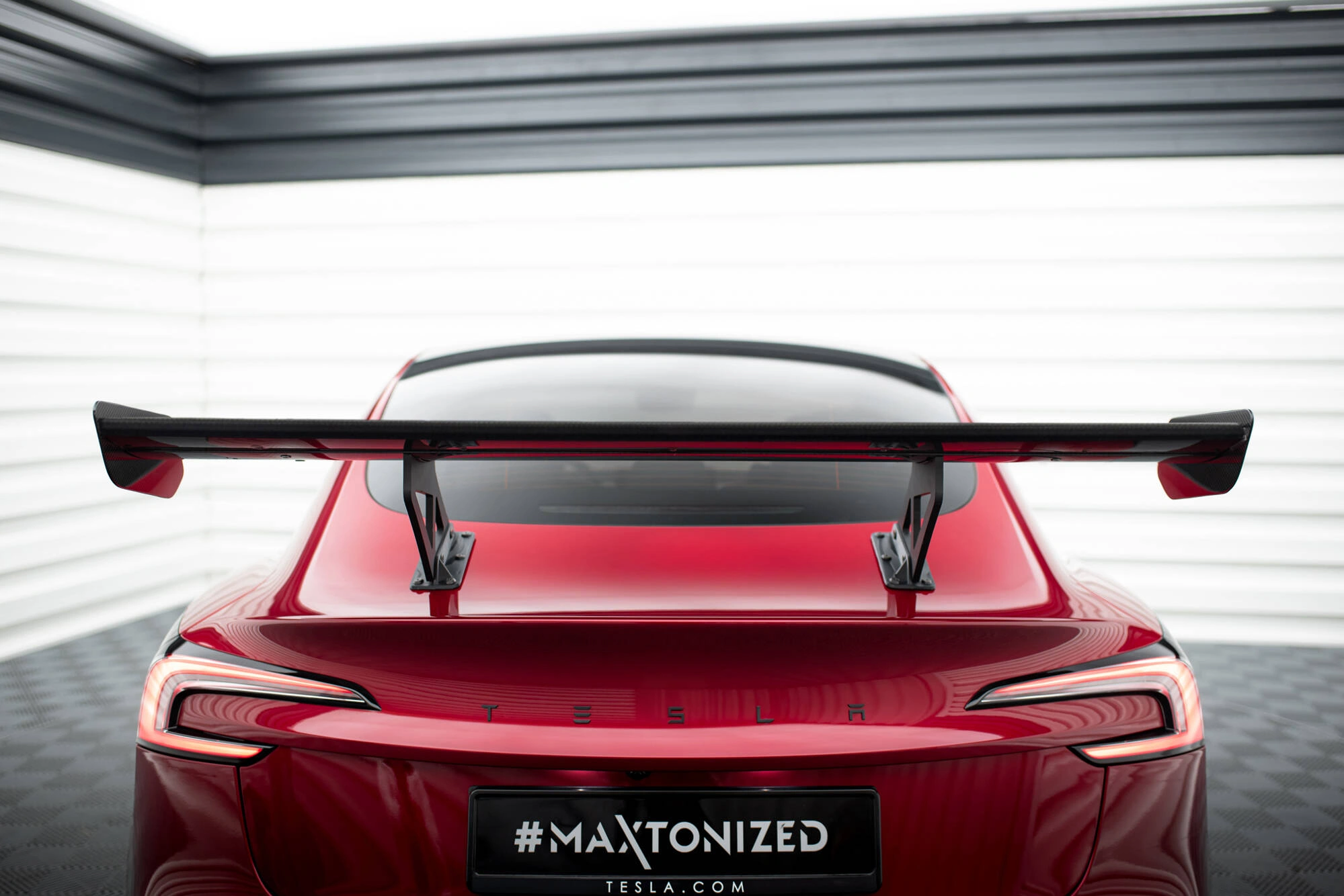 Hekkspoiler Tesla Model 3 2017 -> │ Carbon High Wing Trunk Spoiler – bilde 4