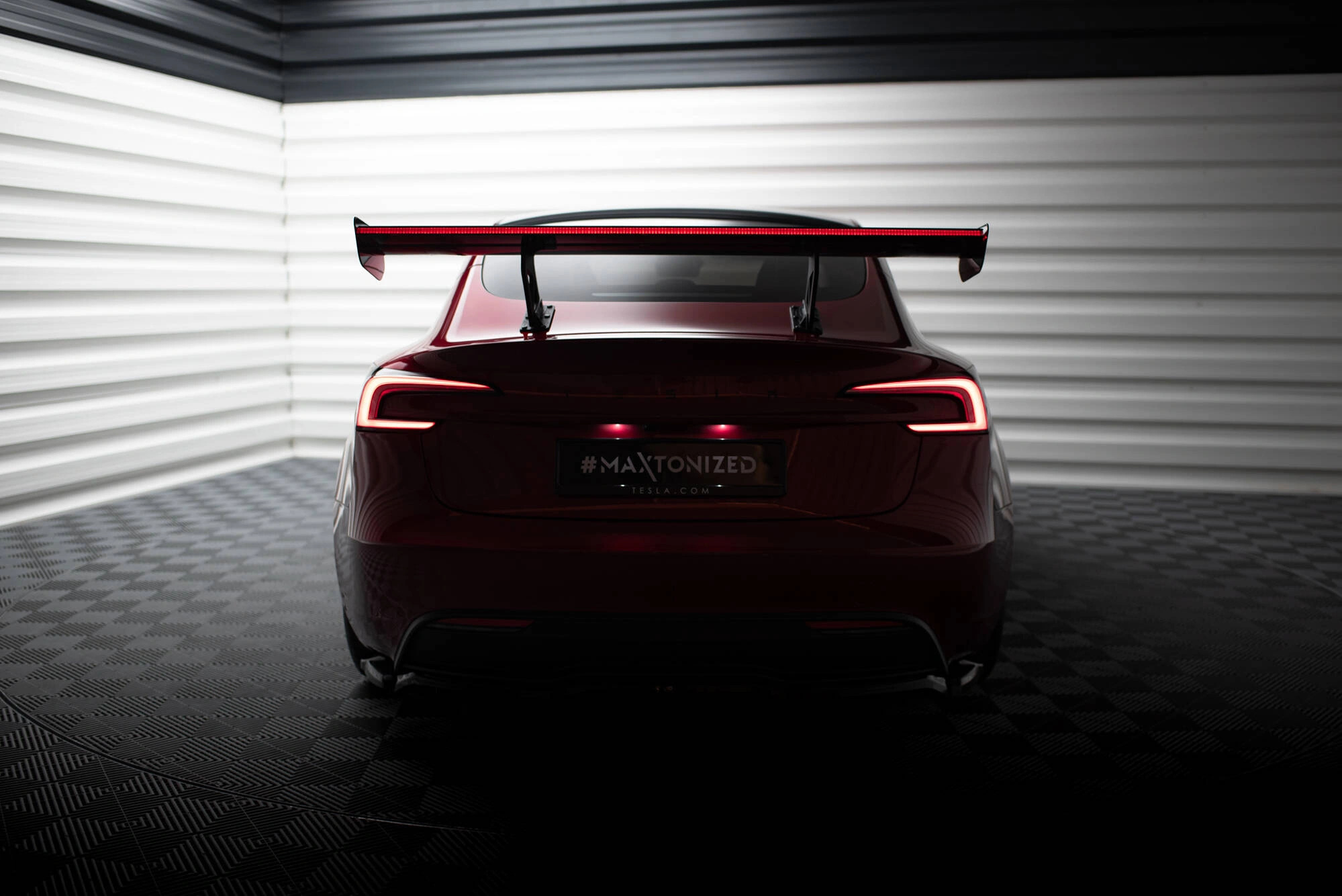Hekkspoiler Tesla Model 3 2017 -> │ med LED - Carbon Glowing High Wing Trunk Spoiler – bilde 3