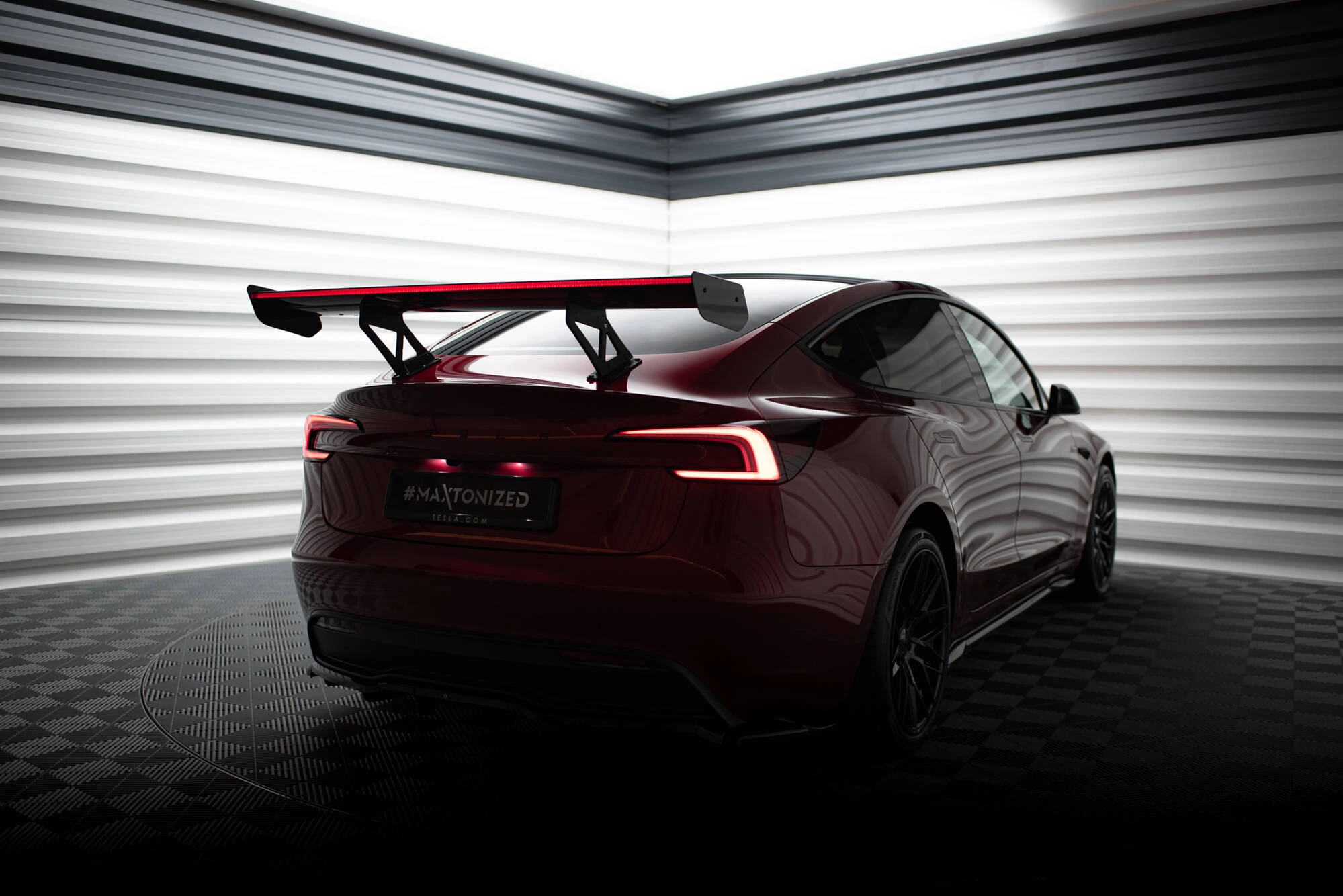 Hekkspoiler Tesla Model 3 2017 -> │ med LED - Carbon Glowing High Wing Trunk Spoiler – bilde 6