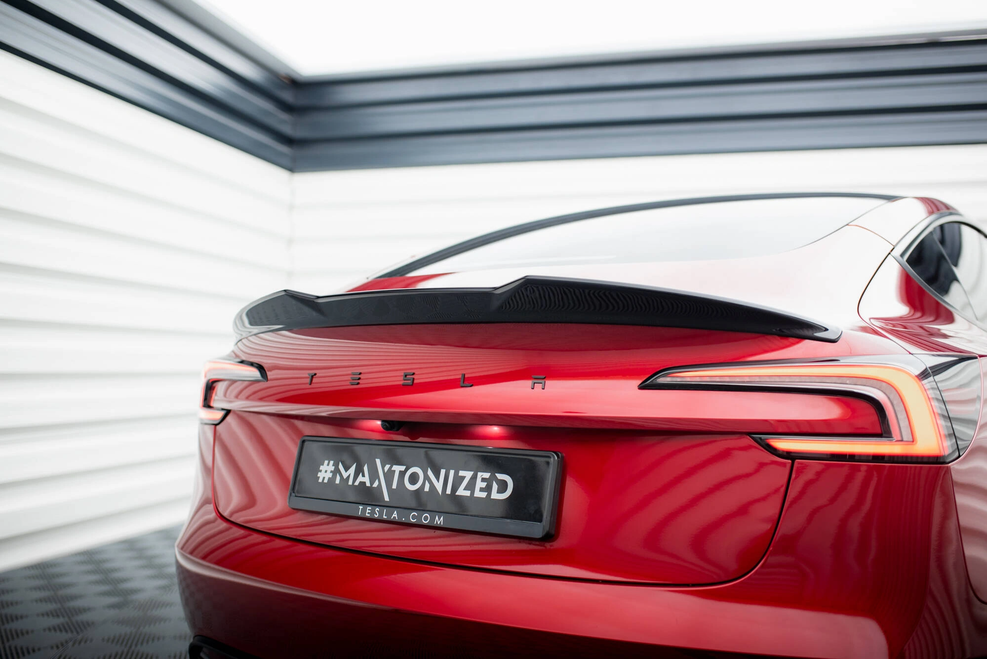 Hekkspoiler Tesla Model 3 Highland 2023 -> │ Glossy Black Edition Image 2