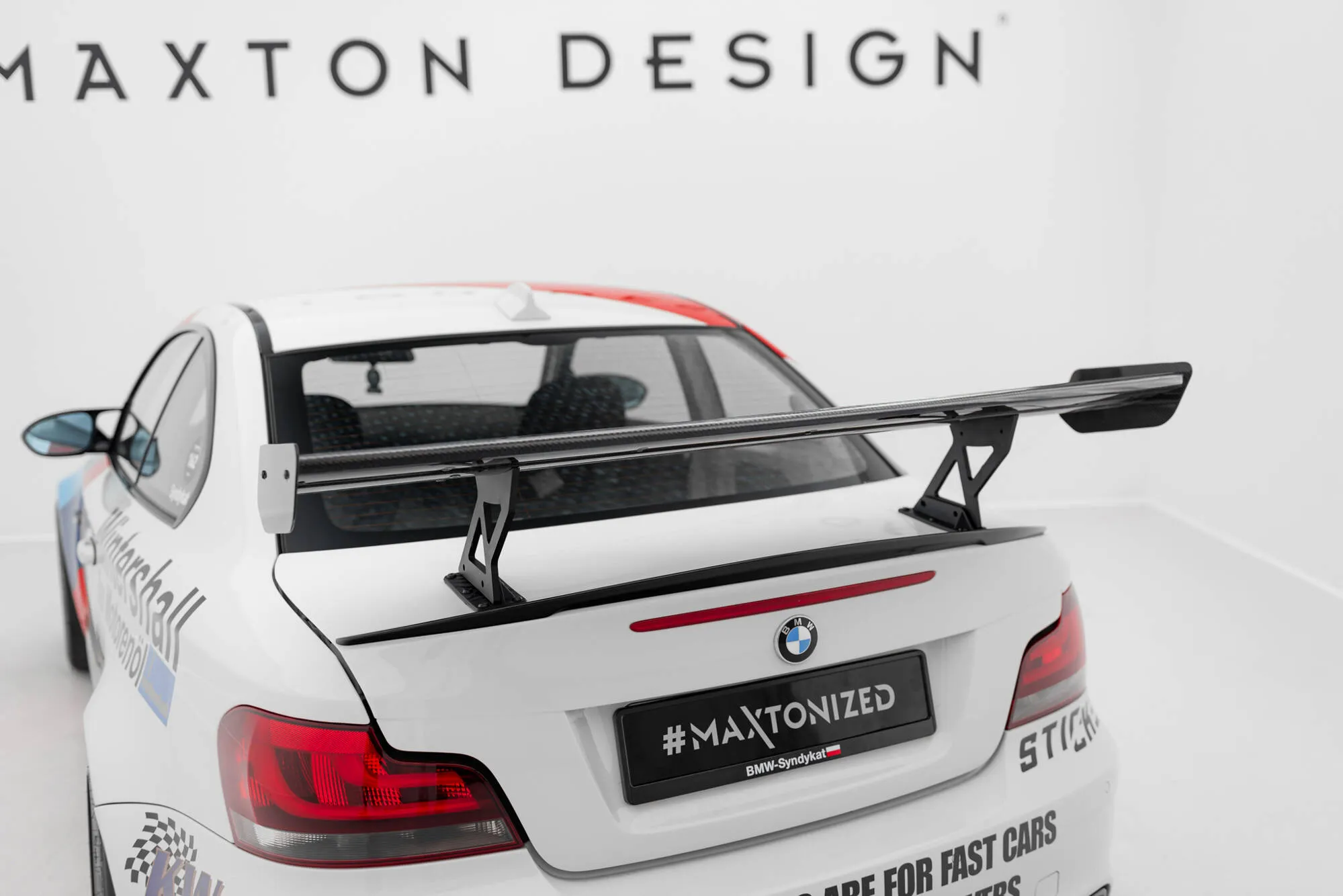 Hekkspoiler V.1 med indre bøyler BMW 1 (E81) 2007 - 2012 | Carbon Fiber Edition