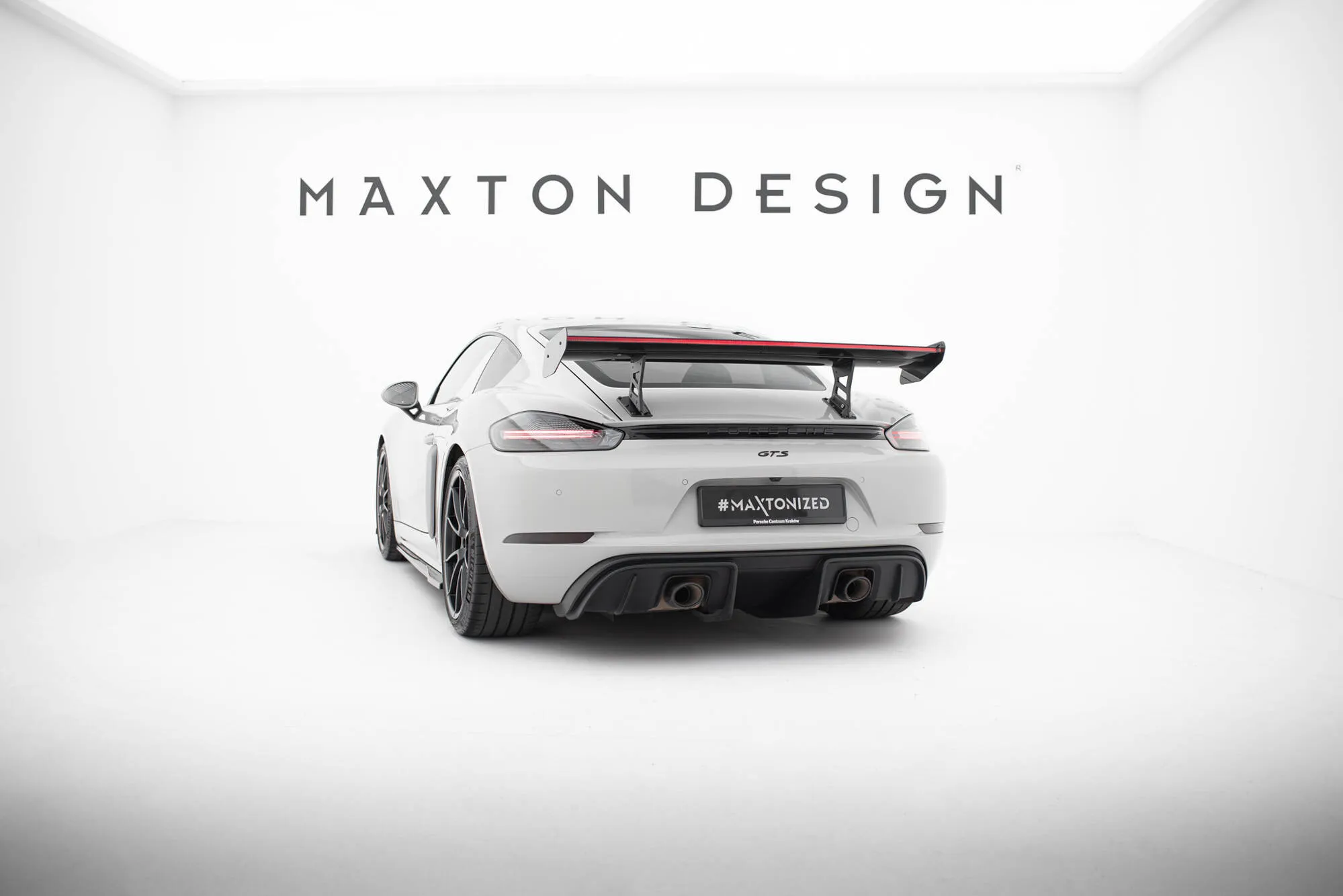 Hekkspoiler V.1 med indre bøyler med LED Porsche Cayman 2016 - 2026 | Carbon Fiber Edition – bilde 5