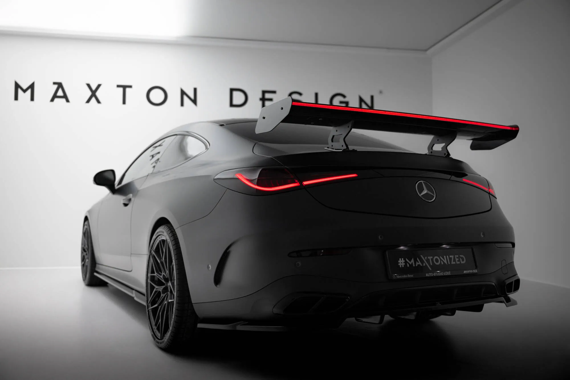 Hekkspoiler V.1 med LED Mercedes-Benz Cle (C236) 2023-2026 | Carbon Fiber Edition