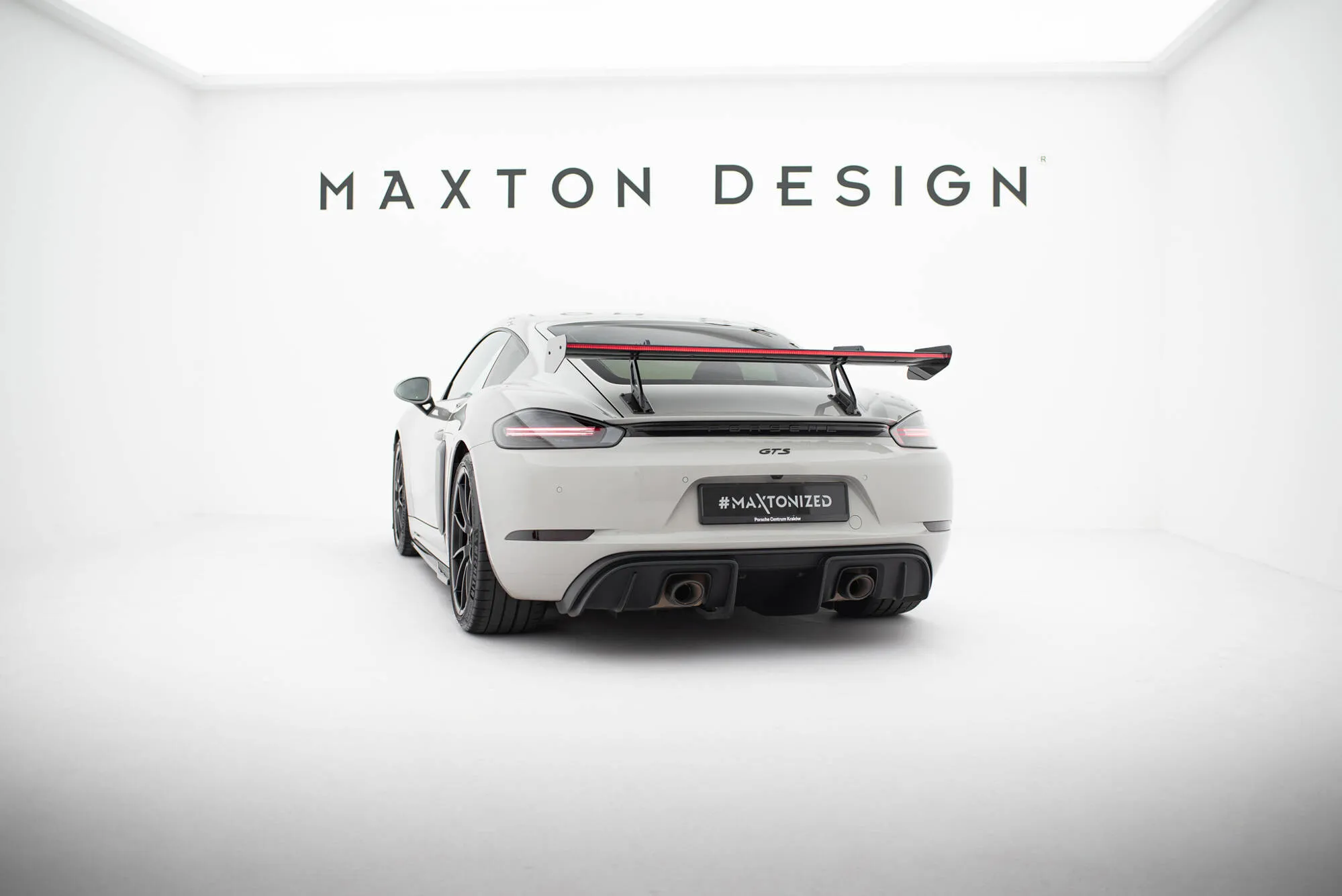 Hekkspoiler V.1 med svanehals med LED Porsche Cayman 2016-2026 | Carbon Fiber Edition – bilde 8