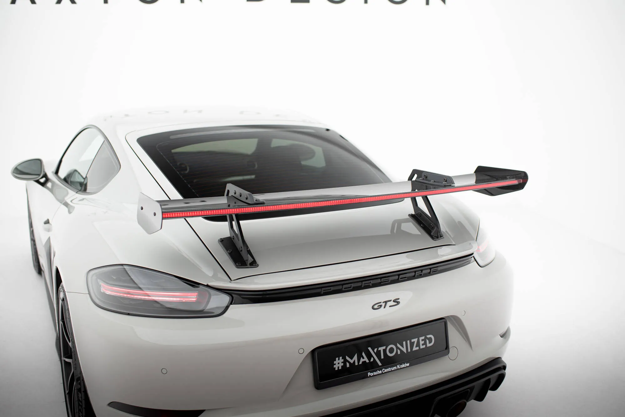 Hekkspoiler V.1 med svanehals med LED Porsche Cayman 2016-2026 | Carbon Fiber Edition – bilde 9
