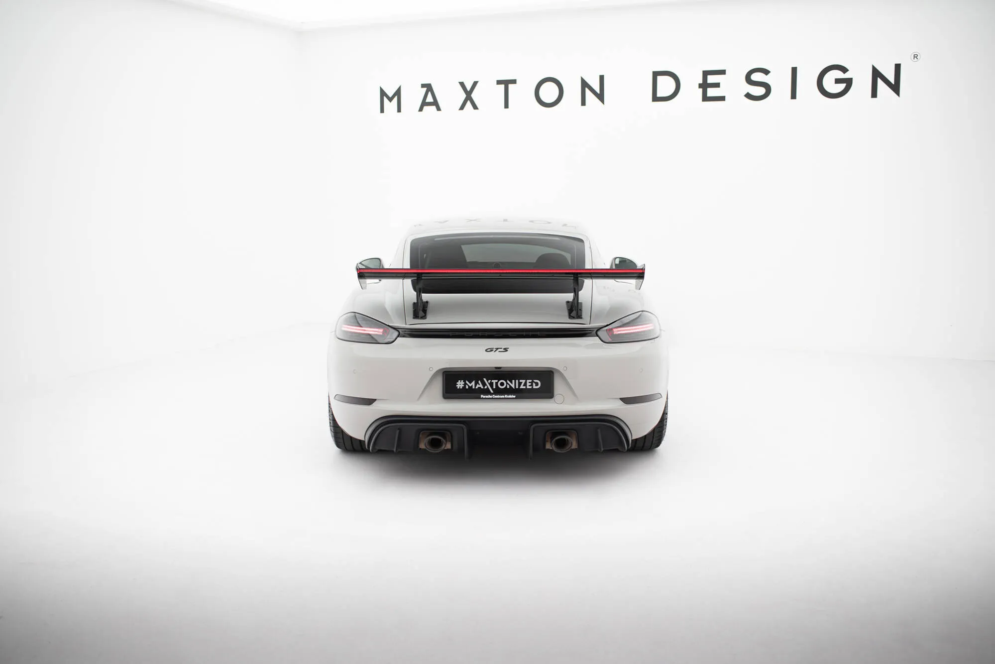 Hekkspoiler V.2 med indre bøyler med LED Porsche Cayman 2016-2026 | Carbon Fiber Edition – bilde 4