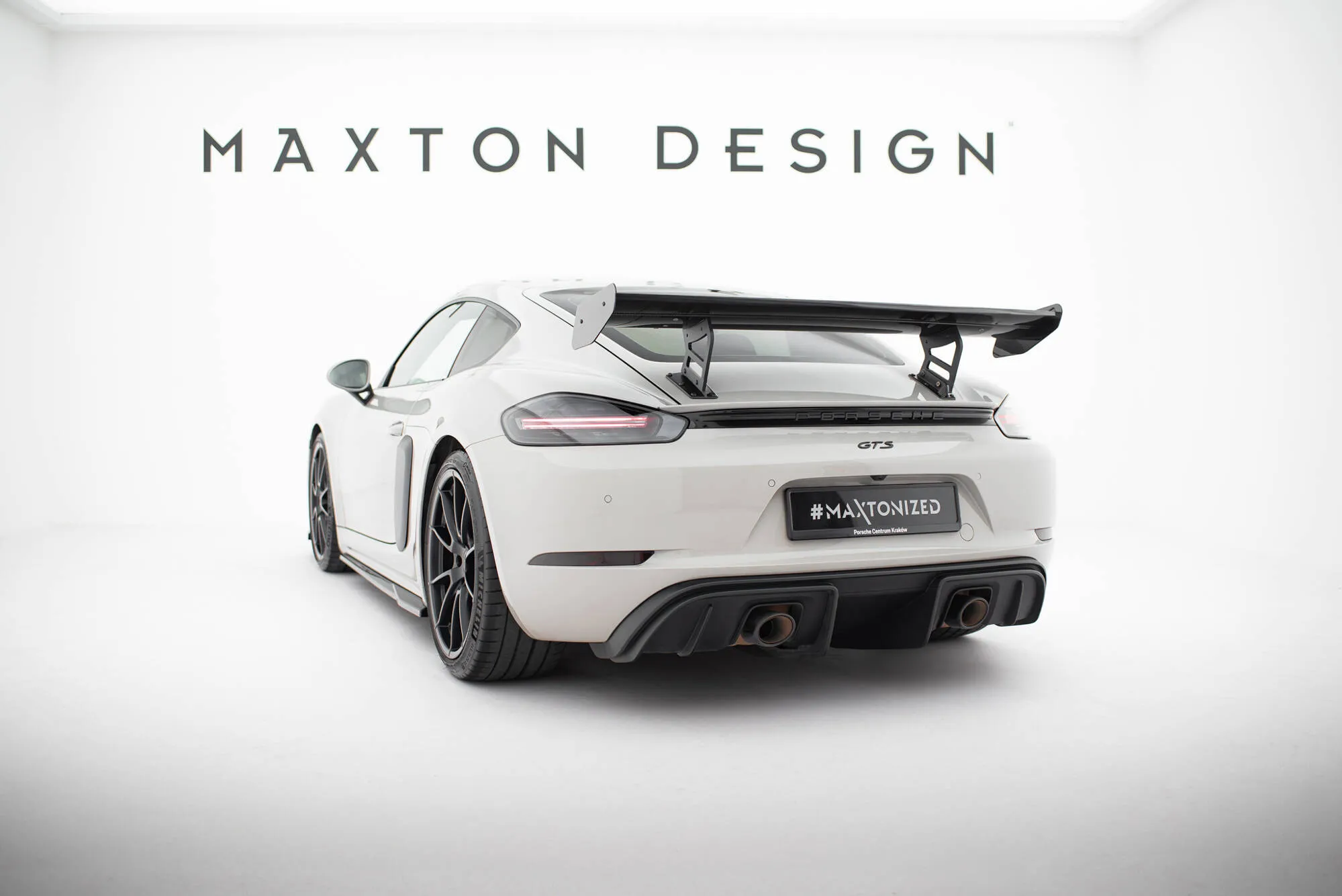 Hekkspoiler V.2 med indre bøyler Porsche Cayman 2016-2026 | Carbon Fiber Edition – bilde 3