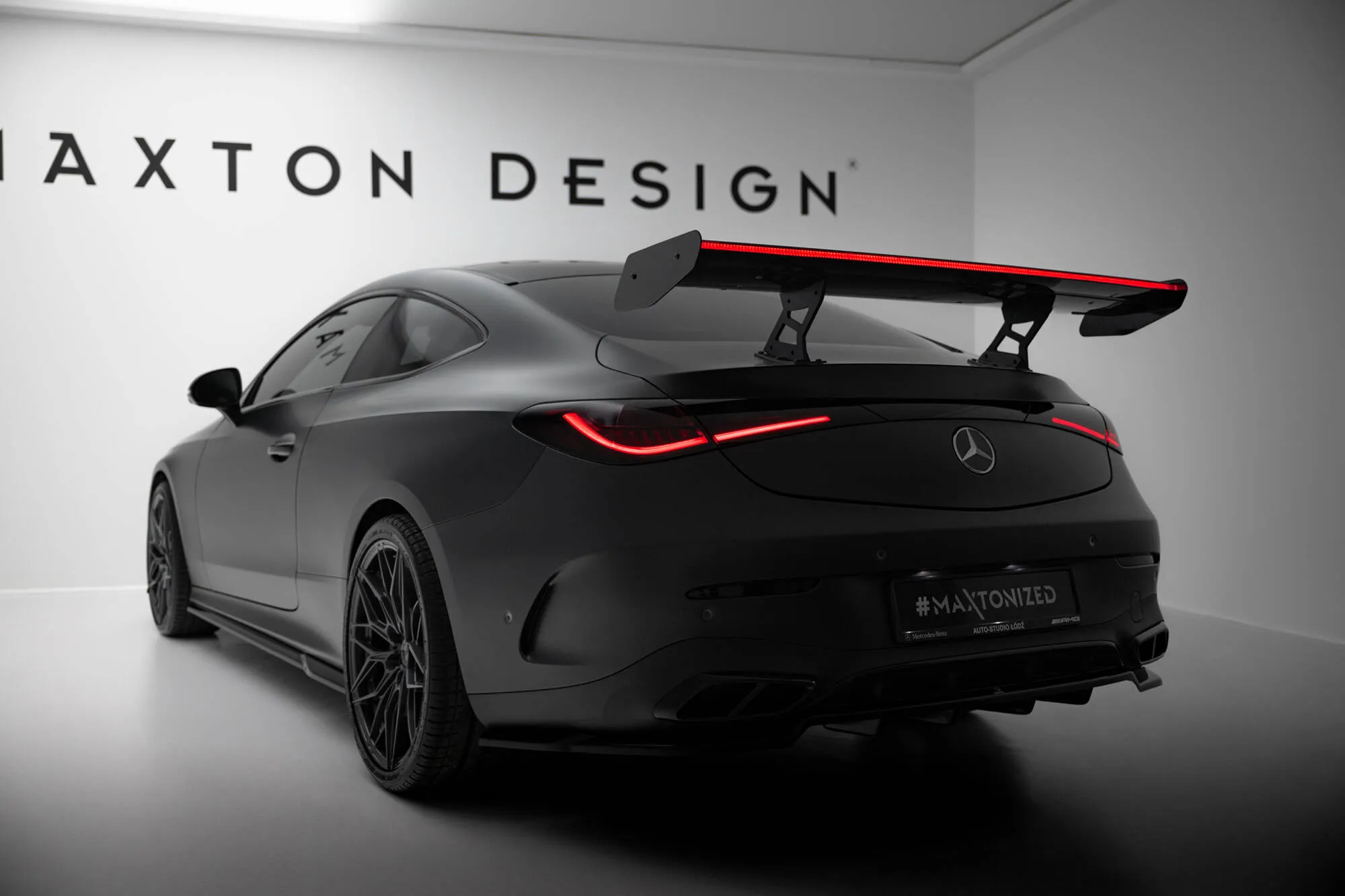 Hekkspoiler V.2 med LED Mercedes-Benz Cle (C236) 2023-2026 | Carbon Fiber Edition