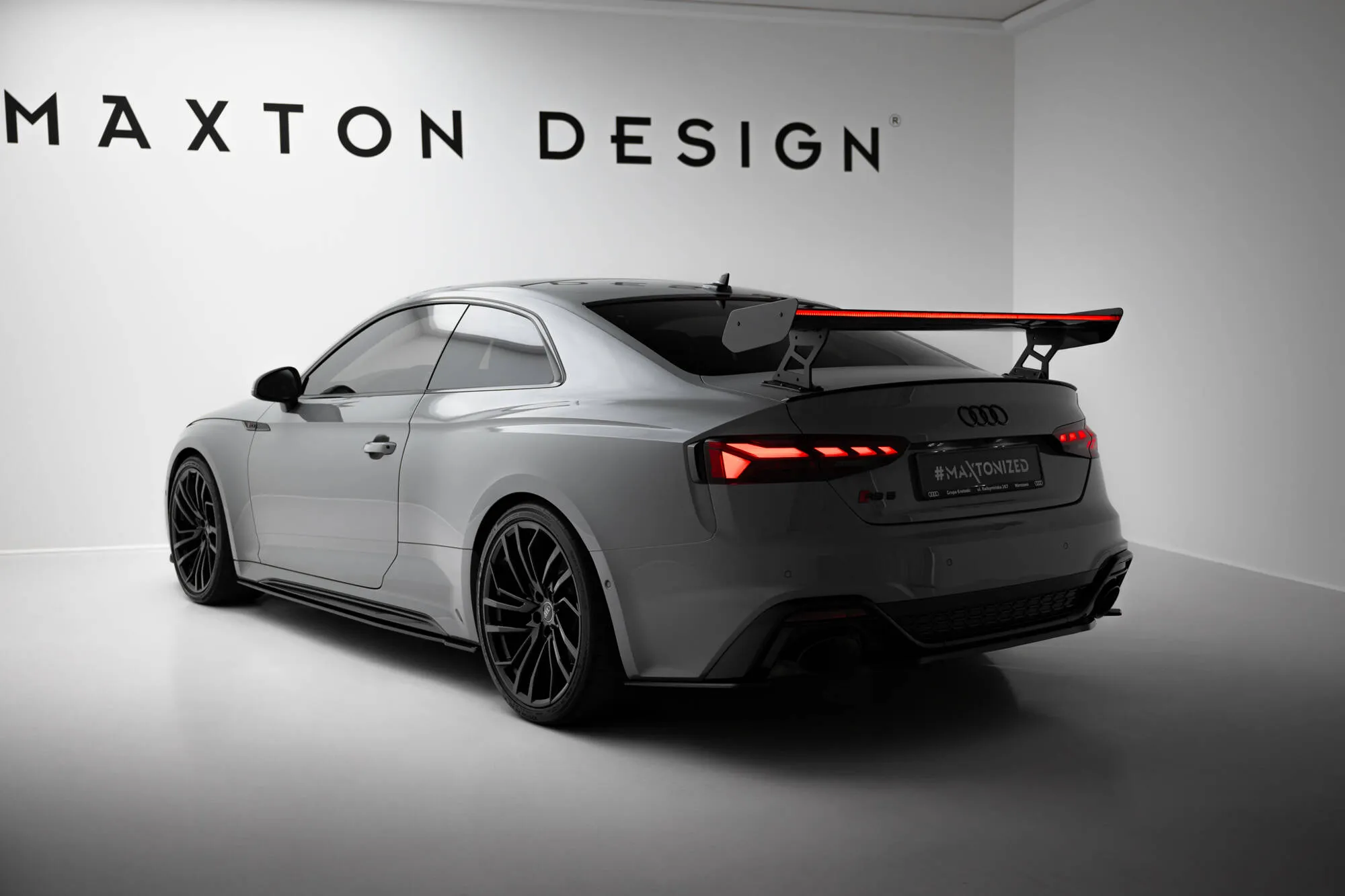 Hekkspoiler V.2 med ytre bøyler med LED Audi A5 (F5 Facelift) 2019-2024 | Carbon Fiber Edition – bilde 4