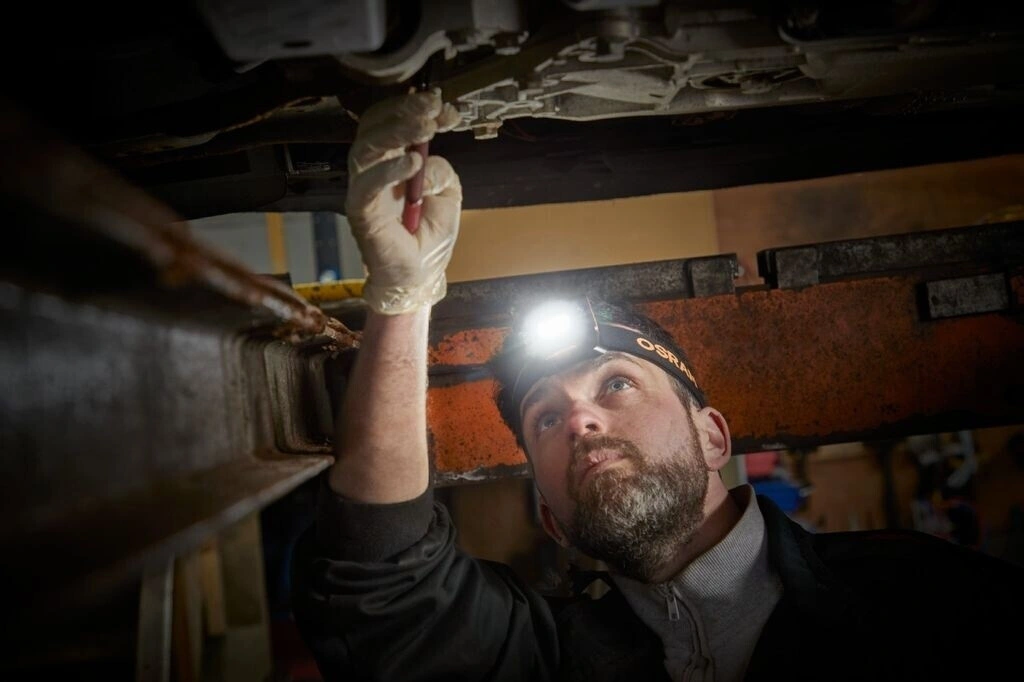 Hodelykt LED 250 lm med bevegelsessensor - Osram LEDinspect Headtorch 250 – bilde 12