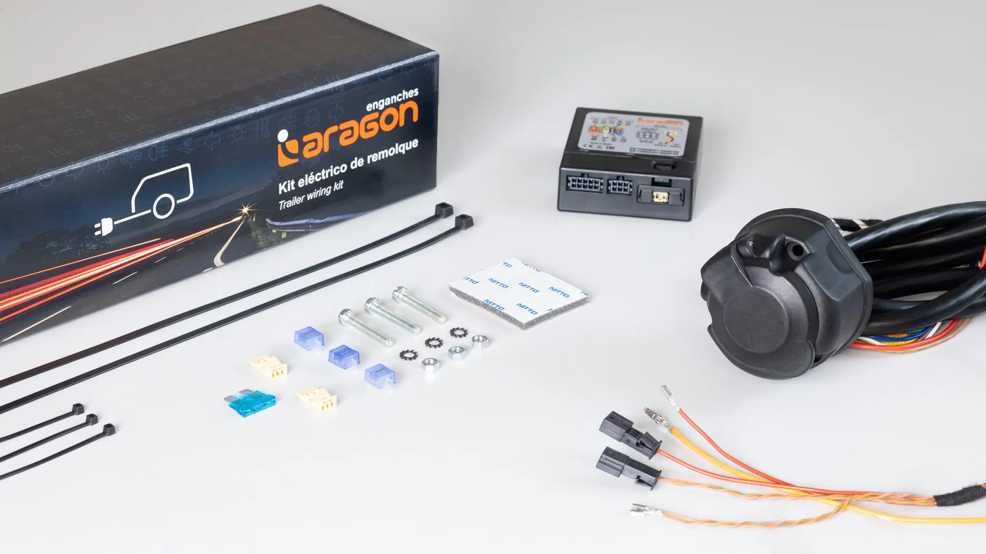 Kabelsett Maxus T90 EV Pickup 2022 -> │  13-pols ledningssett for tilhengerfeste - Aragon Pro Truck 13 Wiring Kit – bilde 2