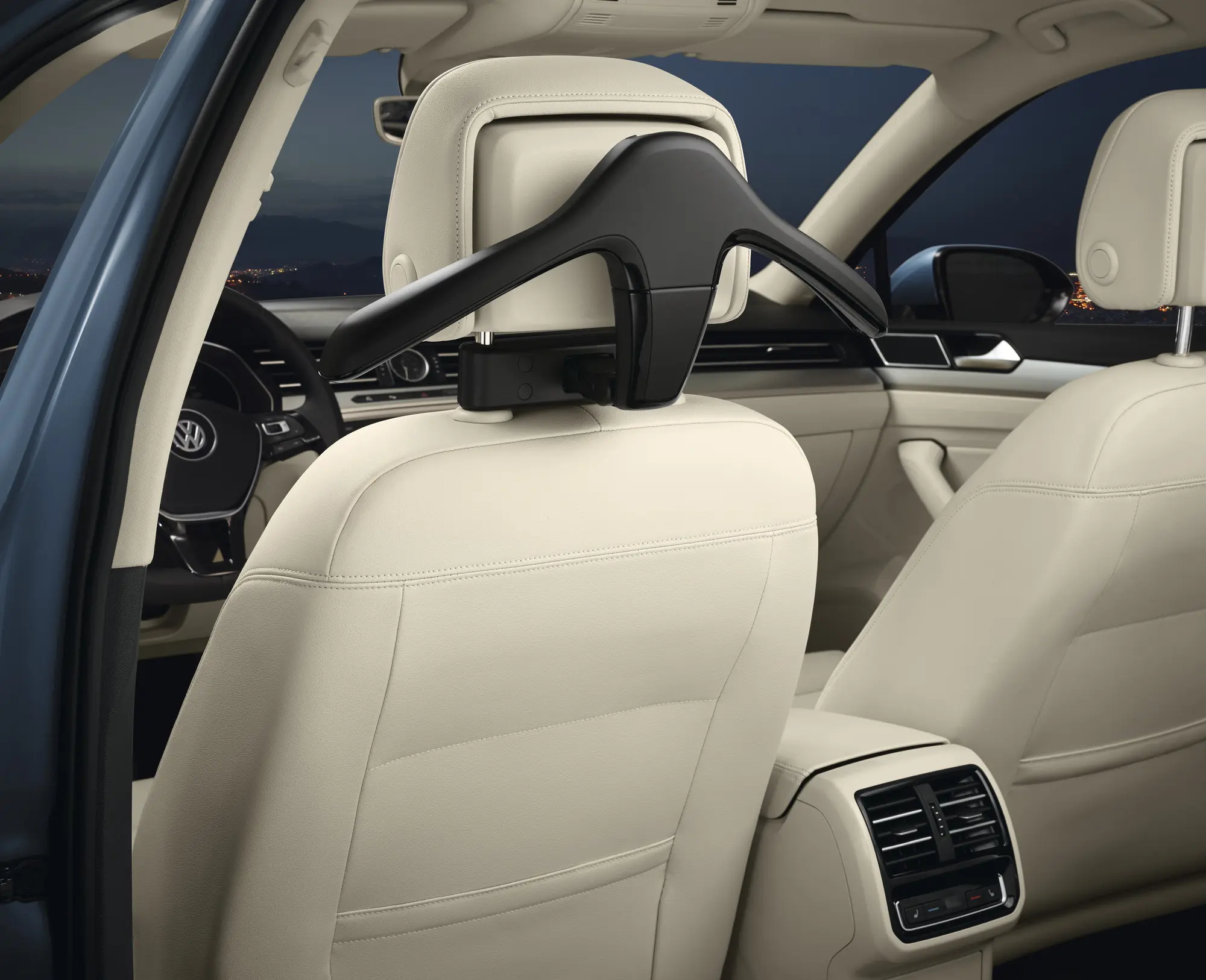 Kleshenger VW Travel and Comfort System │ Business Suit hanger