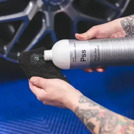 Koch Chemie PSS Plast Star Silicone Free | Silikonfri Gummifornyer og plastfornyer - 1000 ml – bilde 3