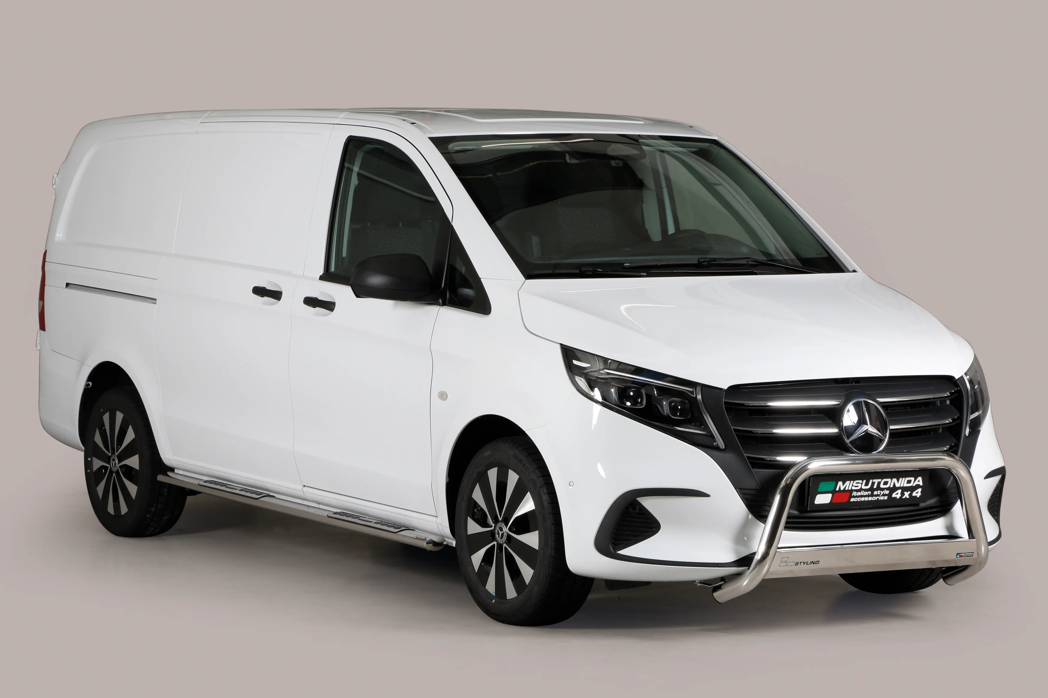 Kufanger Mercedes-Benz Vito (W447) 2023 -> / V-Class (W447) 2019 -> | D - Ø63mm Chrome Image 2