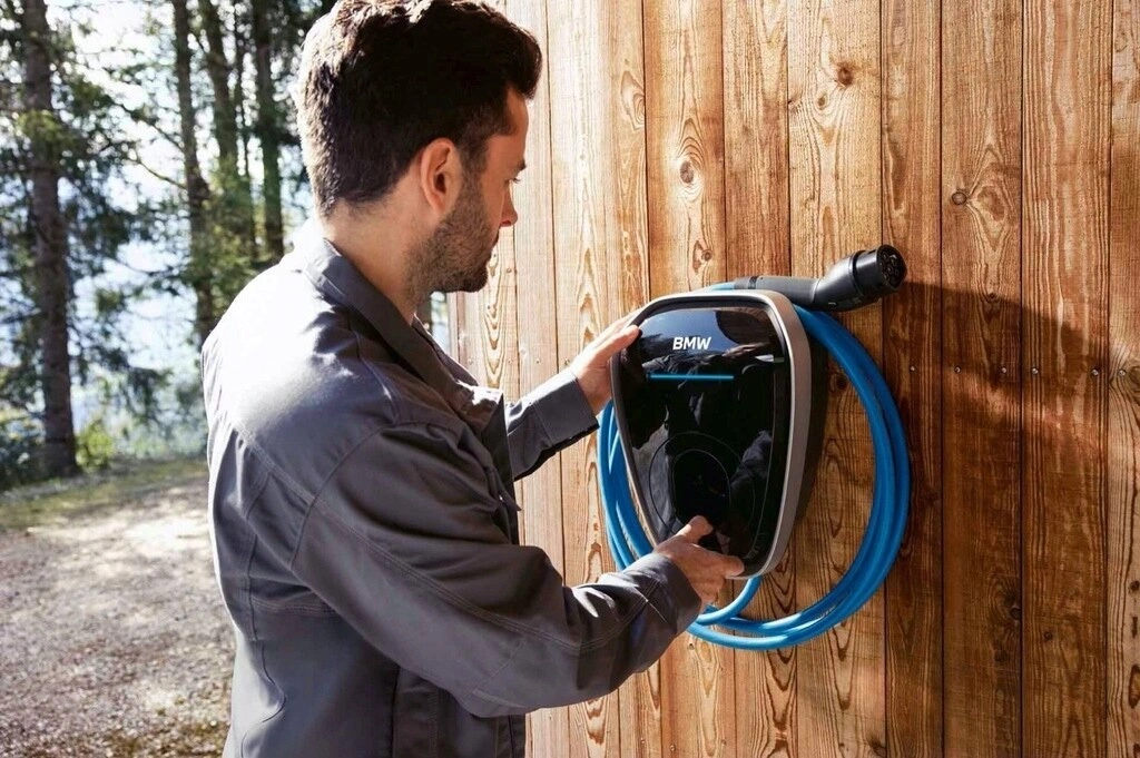 Ladestasjon BMW Wallbox 4 Plus – 22 kW │ Original Genuine Vegglader – bilde 4