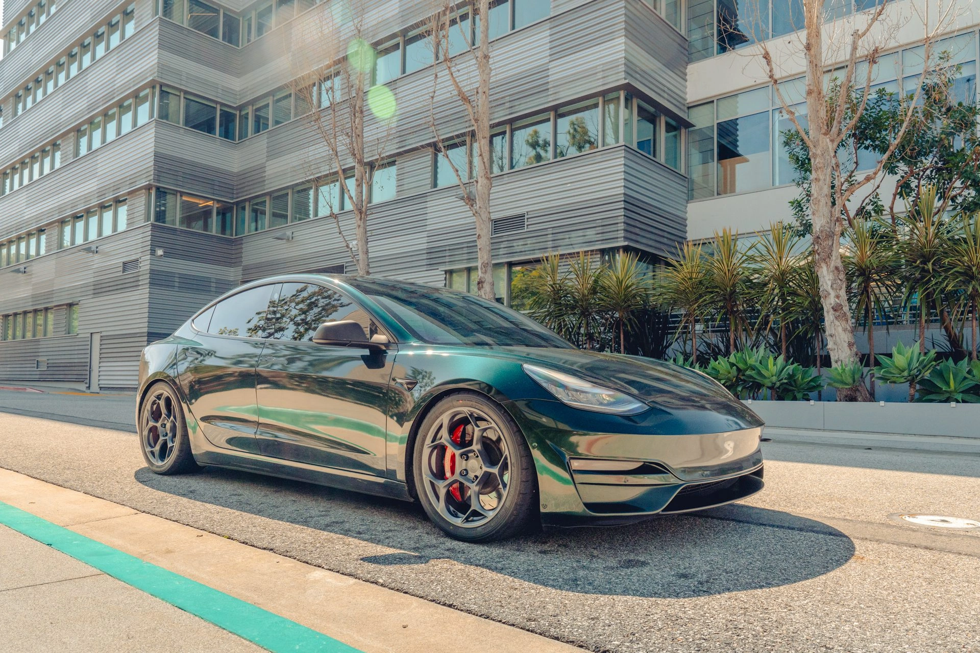 Lakkstift 1K Touch Up Tesla 1GN00 Racing Green │ Lakkkorreksjonspenn Lakk kode 1GN00 – bilde 2