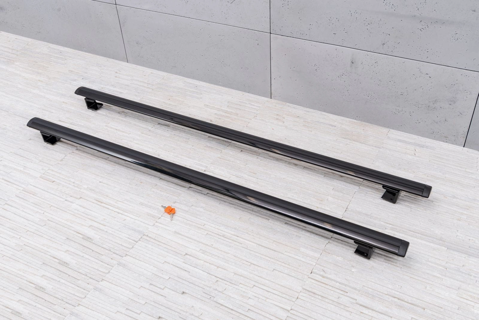 Lastestativ for plan Isuzu D-Max II 2012 - 2019 │ Black Matt Aluminium Roll Cross Racks Image 3