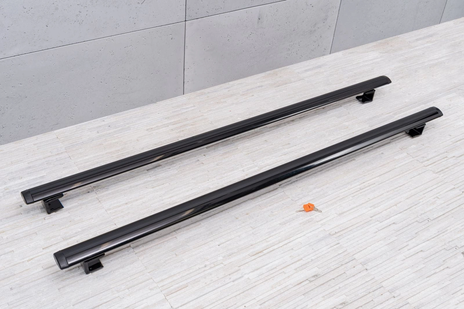 Lastestativ for plan Isuzu D-Max II 2012 - 2019 │ Black Matt Aluminium Roll Cross Racks Image 4