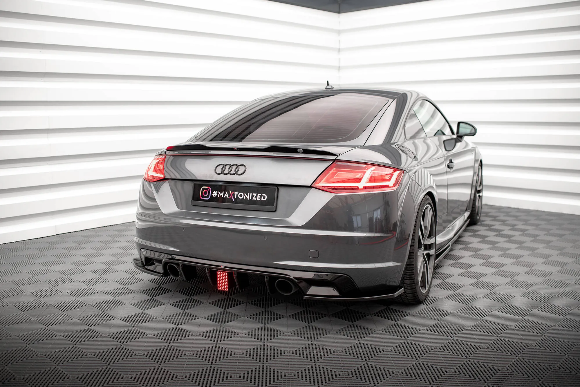 LED bremselys Audi TT (8S) S-Line 2014 - 2018 | Glossy Black Edition – bilde 3