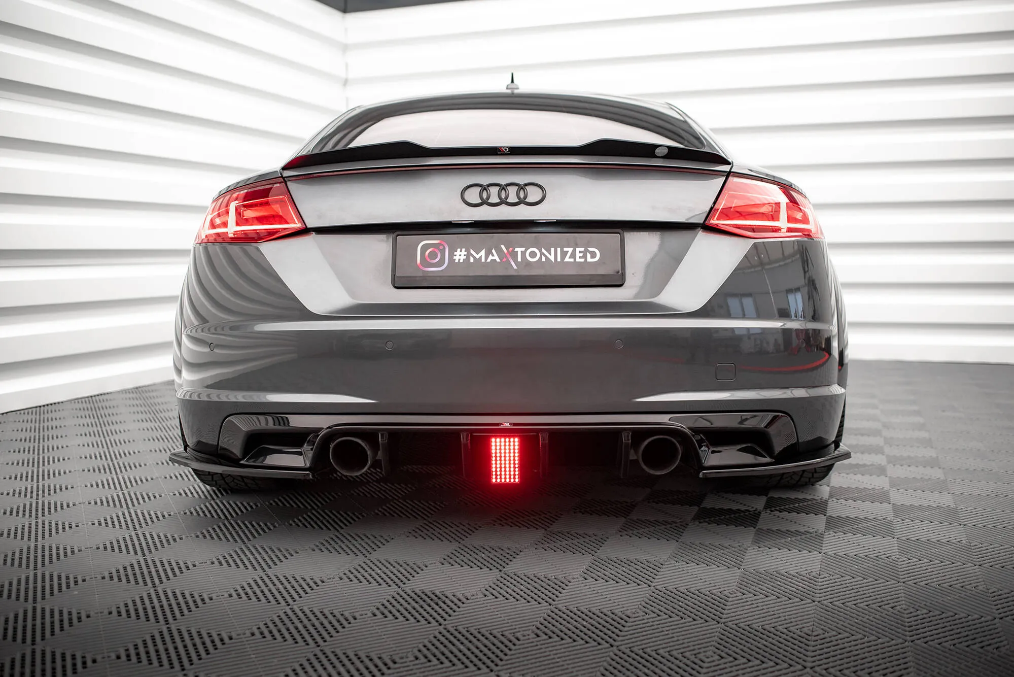 LED bremselys Audi TT (8S) S-Line 2014 - 2018 | Glossy Black Edition – bilde 4