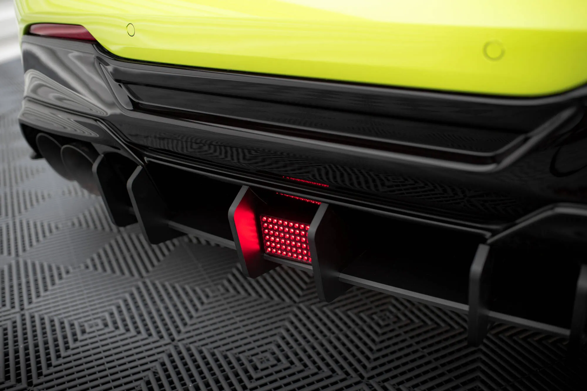 LED bremselys BMW 1 (F40) M-Pack / BMW M135i (F40) 2019 - 2024 | Glossy Black Edition – bilde 7