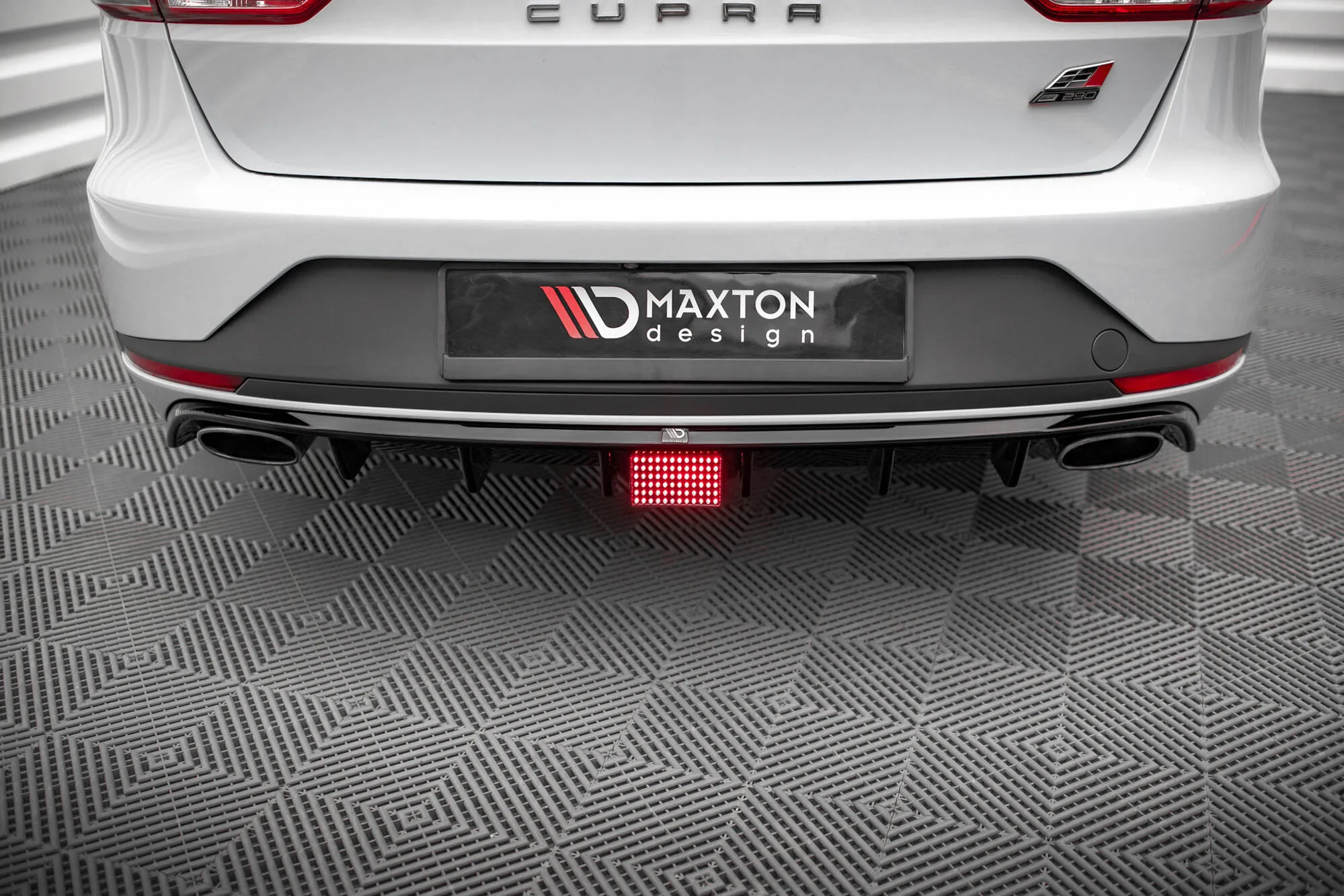 LED bremselys Seat Leon Cupra (III) 2012 - 2016 | Glossy Black Edition