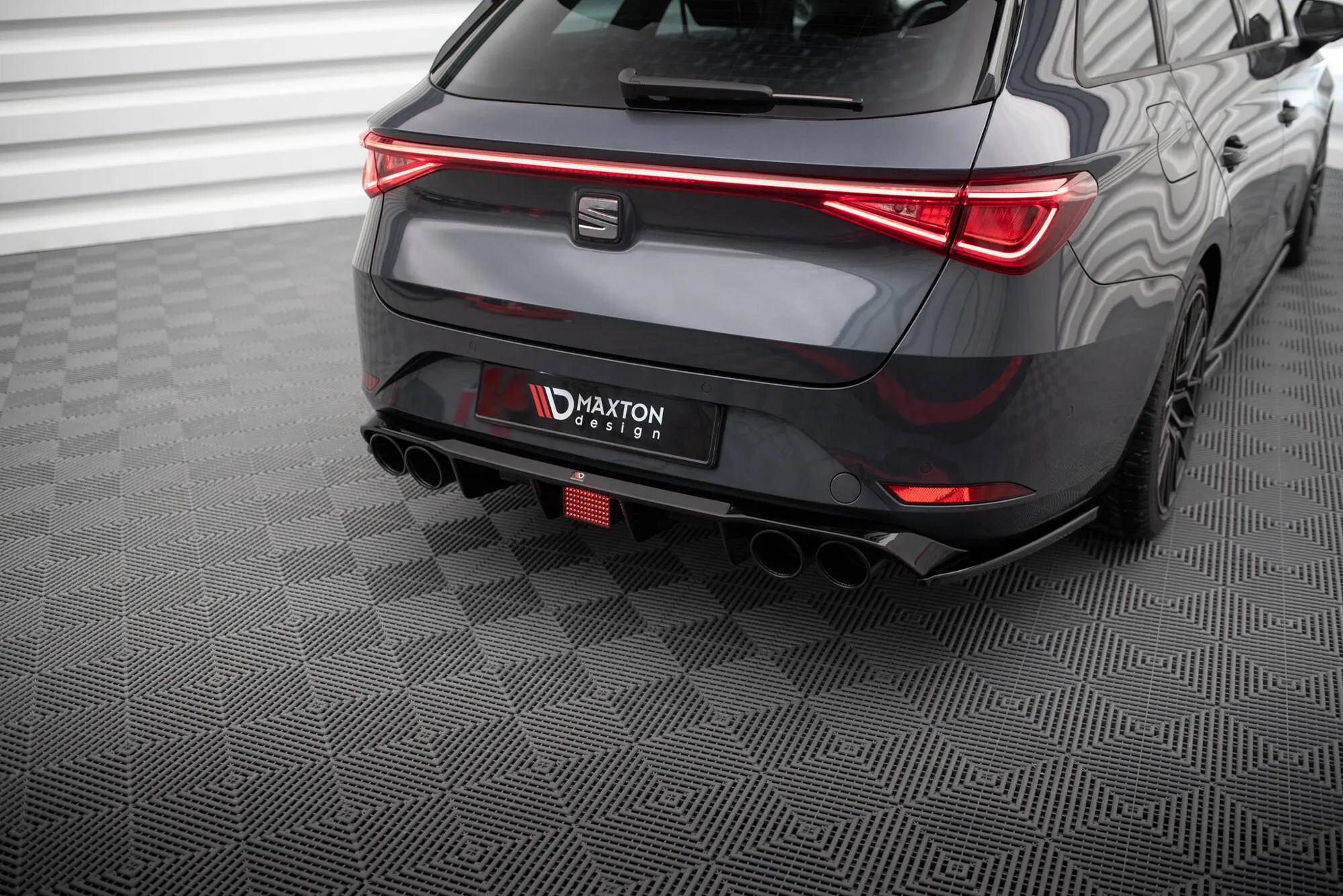 LED bremselys Seat Leon FR ST MK4 2020-> | Glossy Black Edition – bilde 4