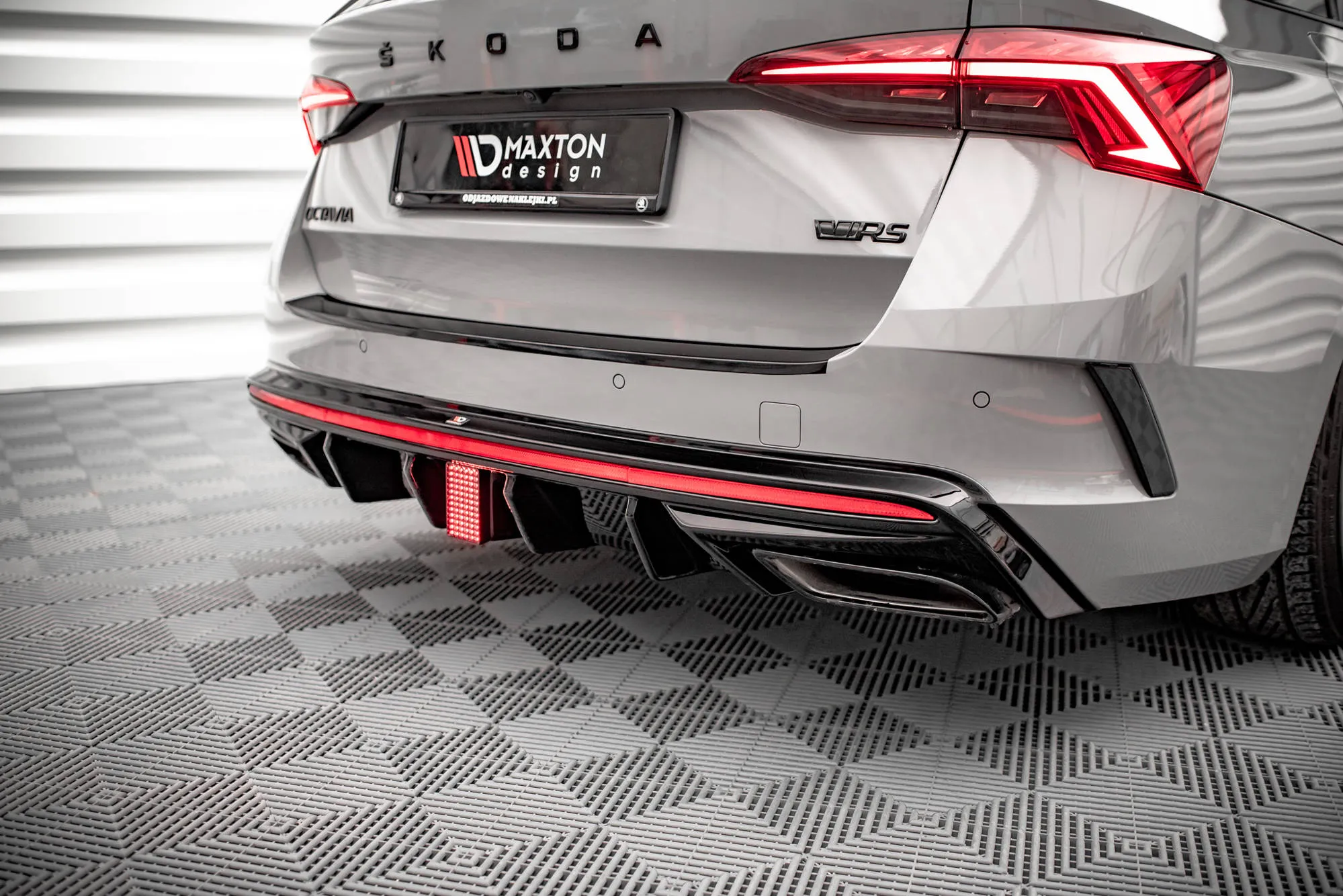 LED bremselys Skoda Octavia RS IV 2020 - 2024 | Glossy Black Edition – bilde 4