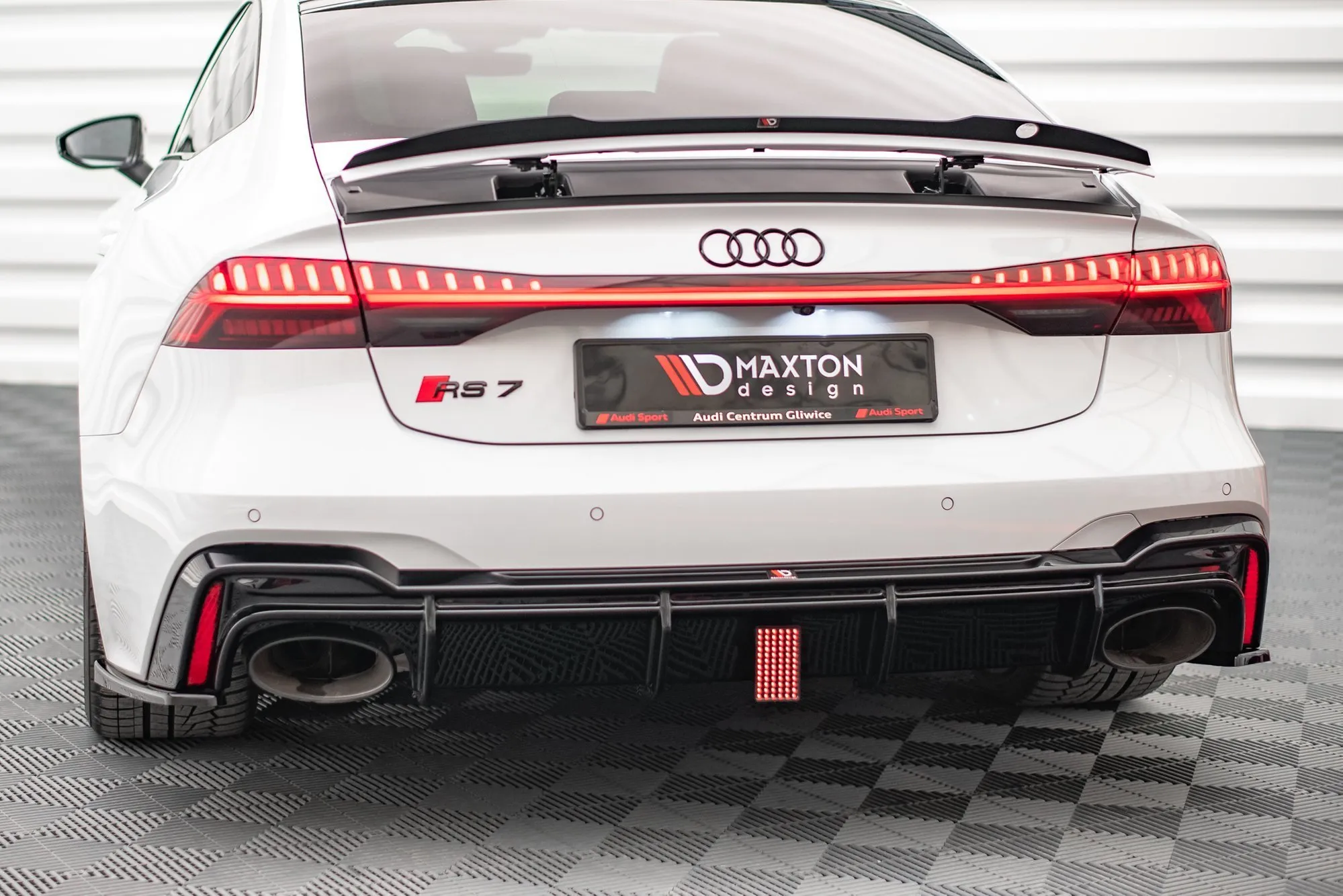 LED bremselys V.1 Audi RS6 C8 2019-> / Audi RS7 C8 2019-> | Glossy Black Edition