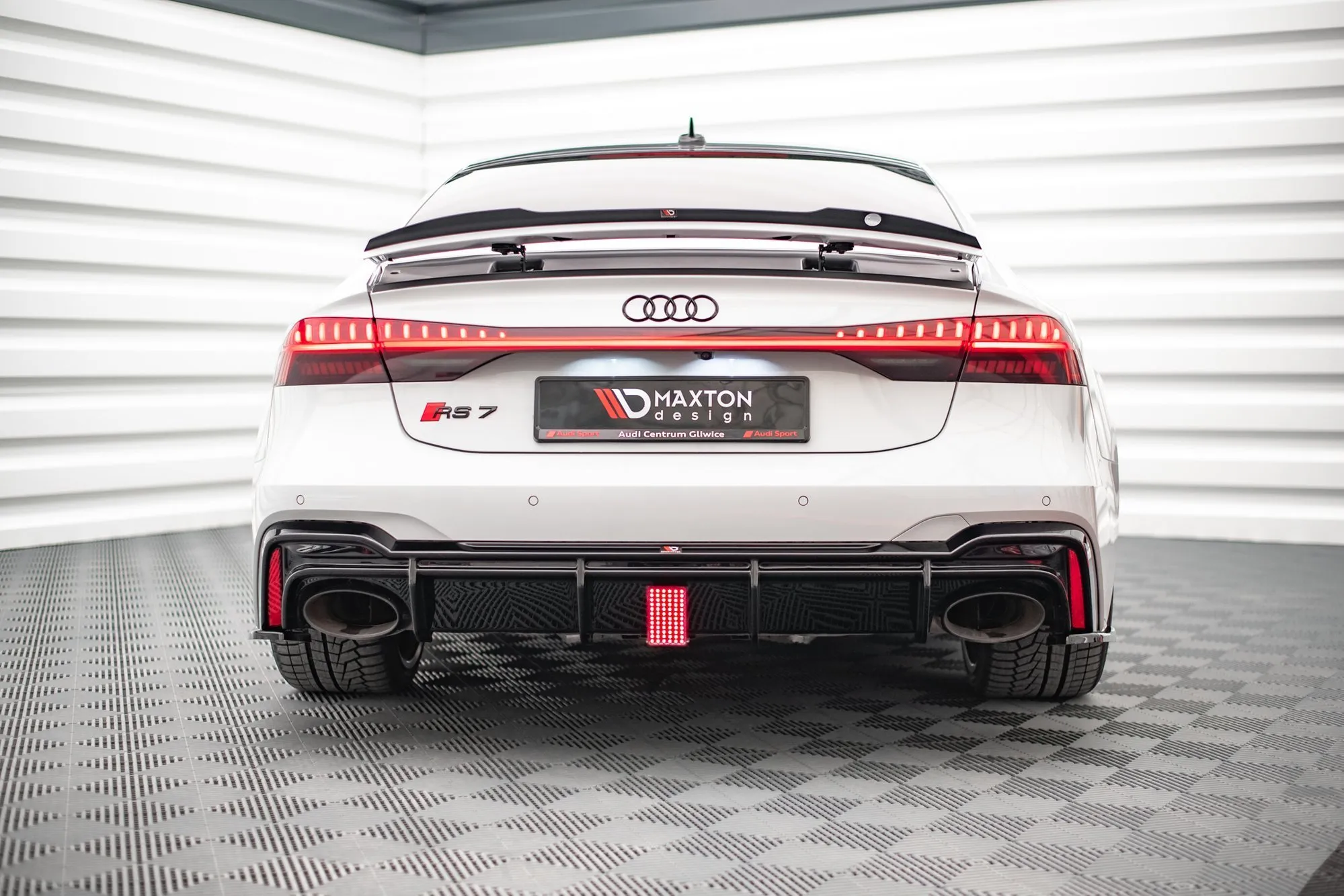 LED bremselys V.1 Audi RS6 C8 2019-> / Audi RS7 C8 2019-> | Glossy Black Edition – bilde 6