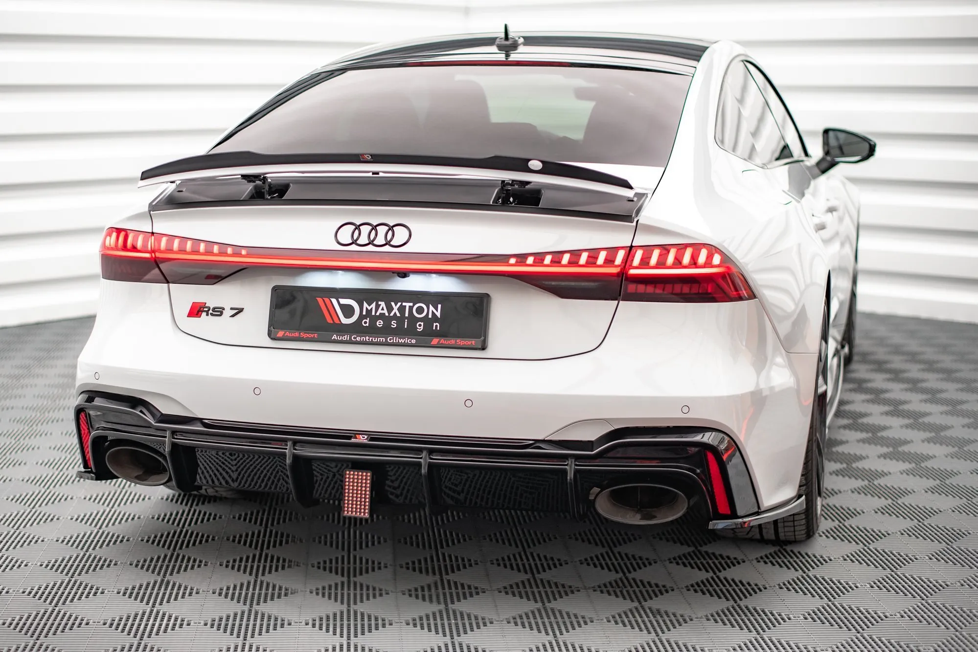 LED bremselys V.1 Audi RS6 C8 2019-> / Audi RS7 C8 2019-> | Glossy Black Edition – bilde 7