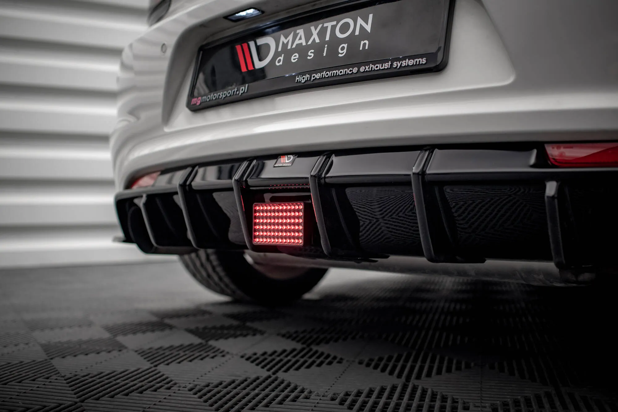 LED bremselys VW Scirocco R mk3 2008 - 2014 | Glossy Black Edition – bilde 4