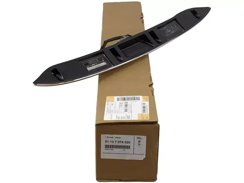 List med skiltlys bak VW T5 2003 - 2015  │ hel bakluke - Genuine®