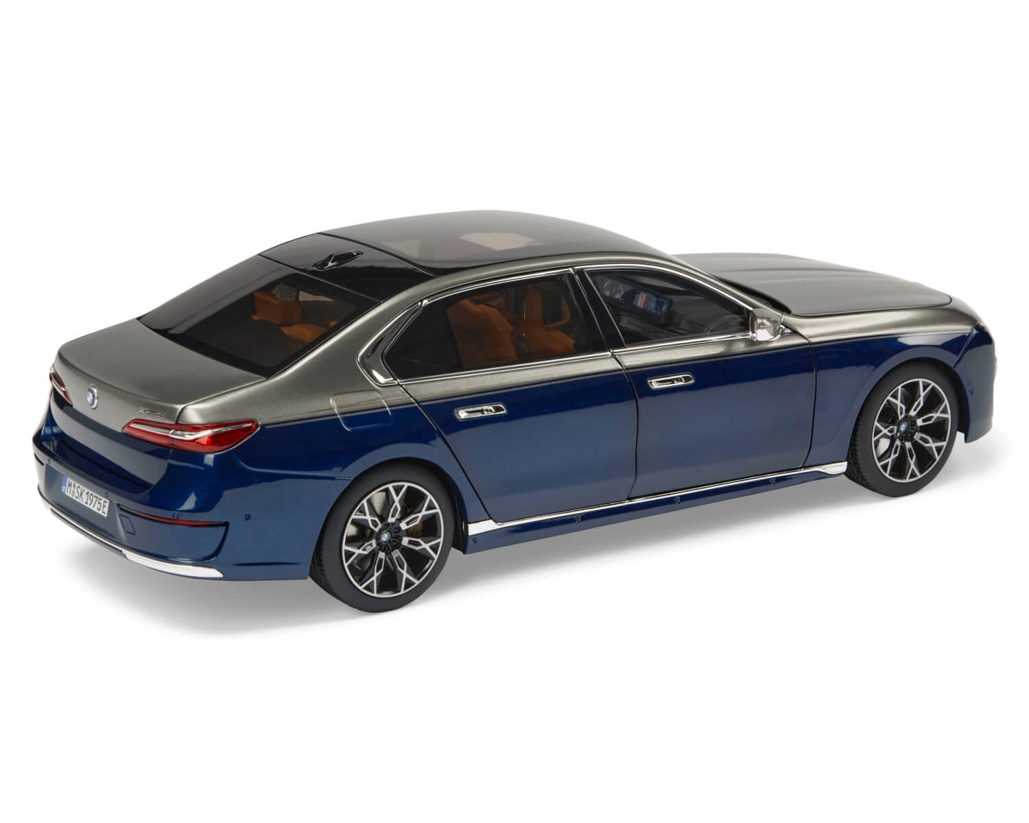 Miniatyrmodell BMW i7 G70 1:18 Two-Tone Oxide Grey Blue – bilde 2