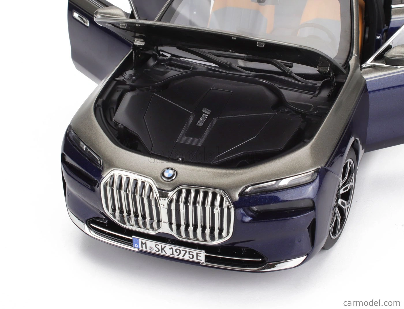 Miniatyrmodell BMW i7 G70 1:18 Two-Tone Oxide Grey Blue – bilde 5