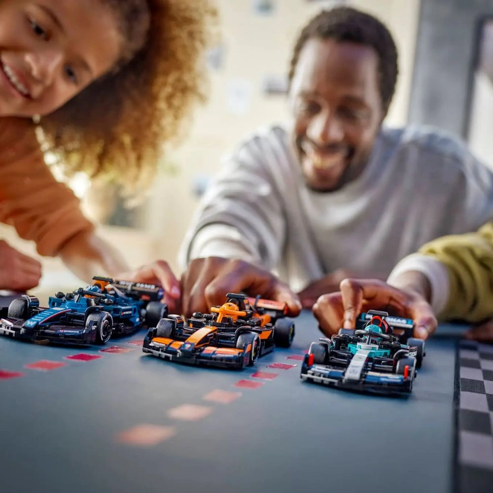 Modell LEGO Mercedes-AMG F1 W15 – Speed Champions 2024 – bilde 10